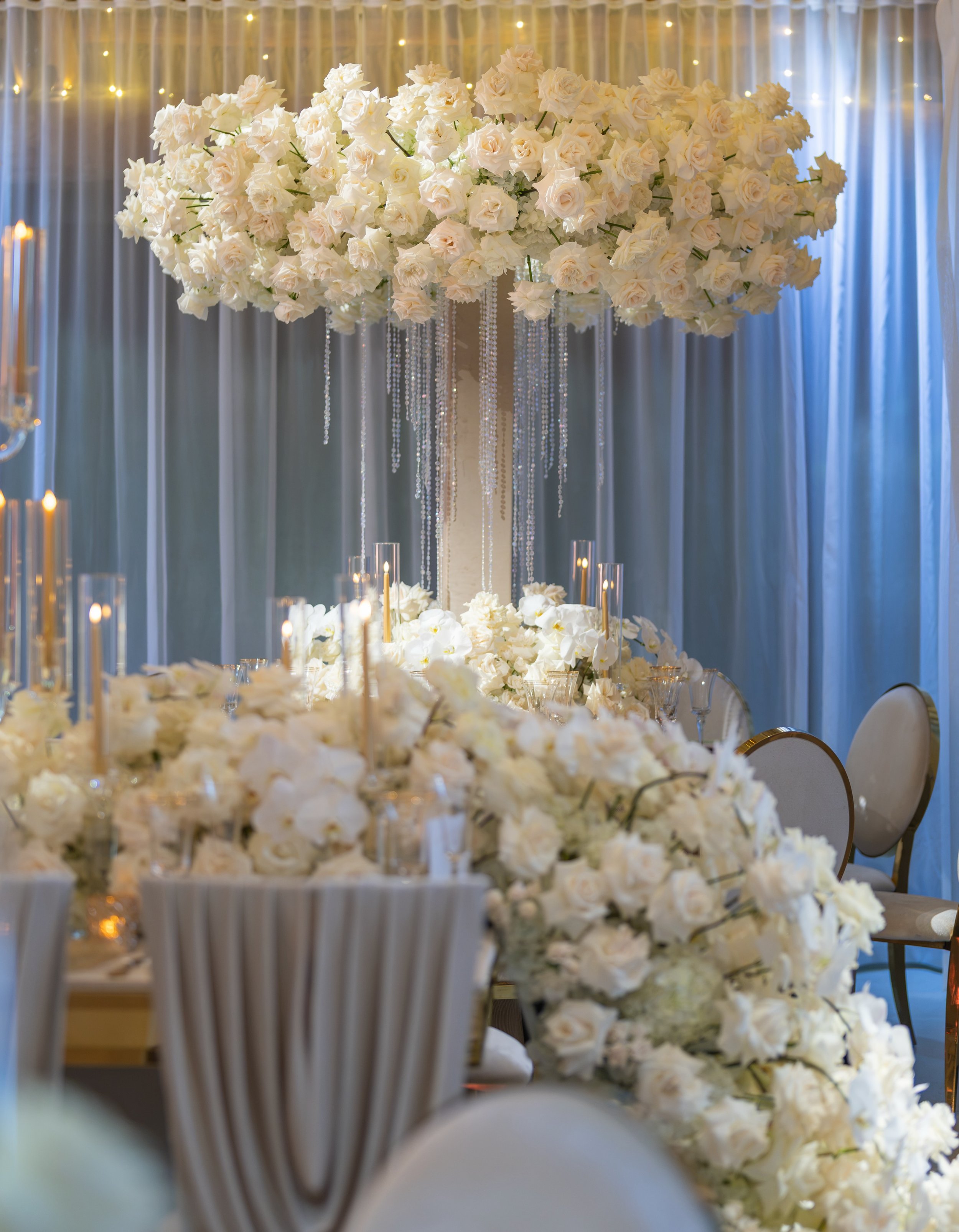 Always make a STATEMENT! Maily &amp; Leslie @leslie_maily_lucia_lia 
Venue 
@thebarn305 
Wedding planning by @magicplace_banquethall 
📸 @starvisualart 
Luxury rentals @decoraeventrental 
Florals and decor @poncefloraldesign