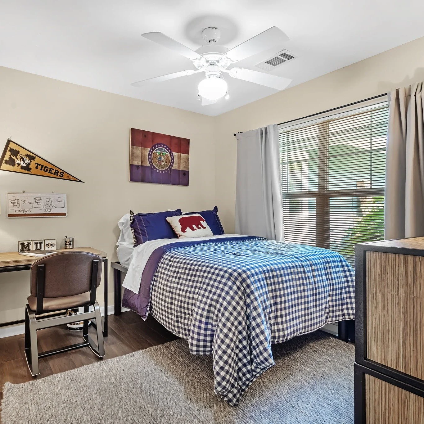 Looking for room to live, study, and connect? Our four-bedroom, four-bathroom floor plan delivers the space, privacy, and convenience you need to feel right at home.

#CampusLodgeColumbia #StudentApartments #ColumbiaMO #FutureHome