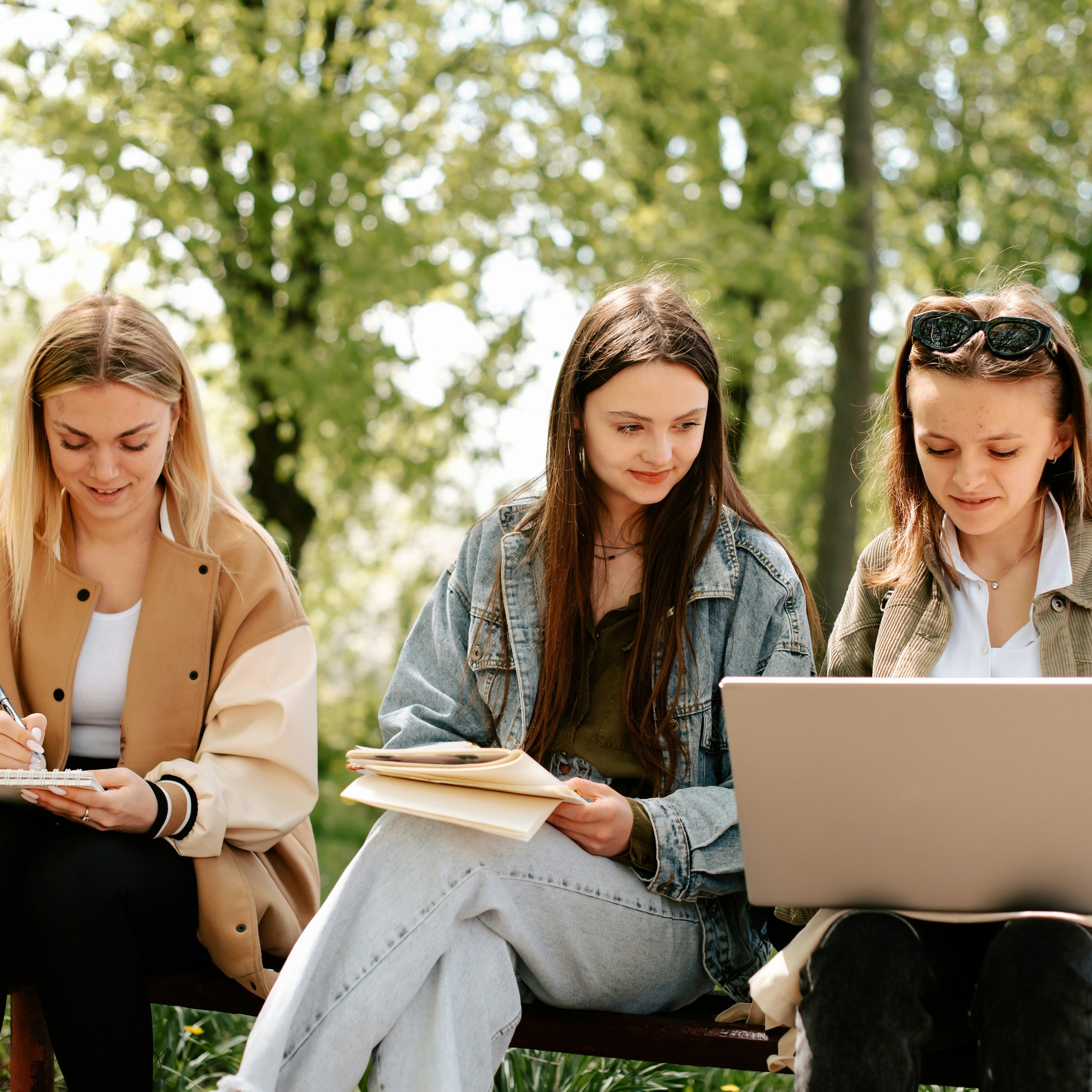 There&rsquo;s something special about early mornings on campus ☕📚 Whether you're heading to class, meeting a study group, or grabbing coffee before a busy day, every moment is a chance to make the most of your college experience.

 #CollegeLife #Stu