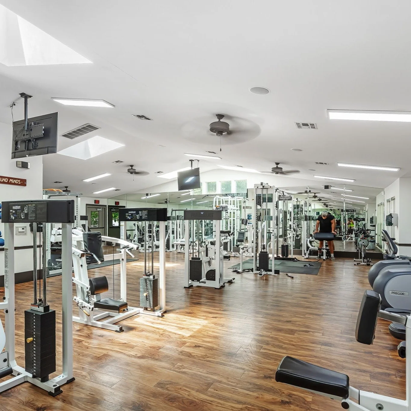 Skip the commute and fit workouts into your schedule whenever it works best 💪 Our fitness center supports your everyday wellness goals. 

 #FitnessLifestyle #CampusLodgeColumbia #StudentLiving #HealthyHabits #ColumbiaMO