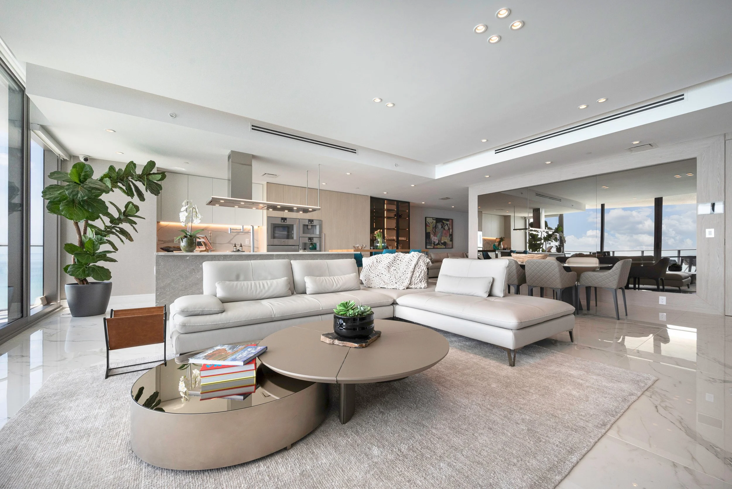 THE RITZ-CARLTON RESIDENCES. Sunny Isles, FL.