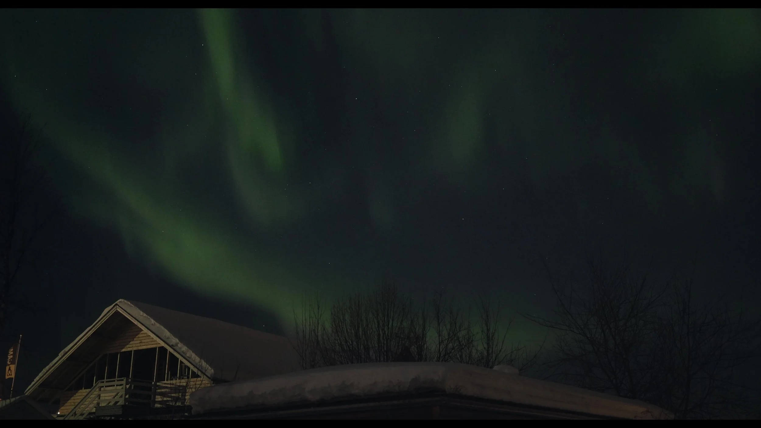 Les Ombres sur la mer - aurora over house.jpg