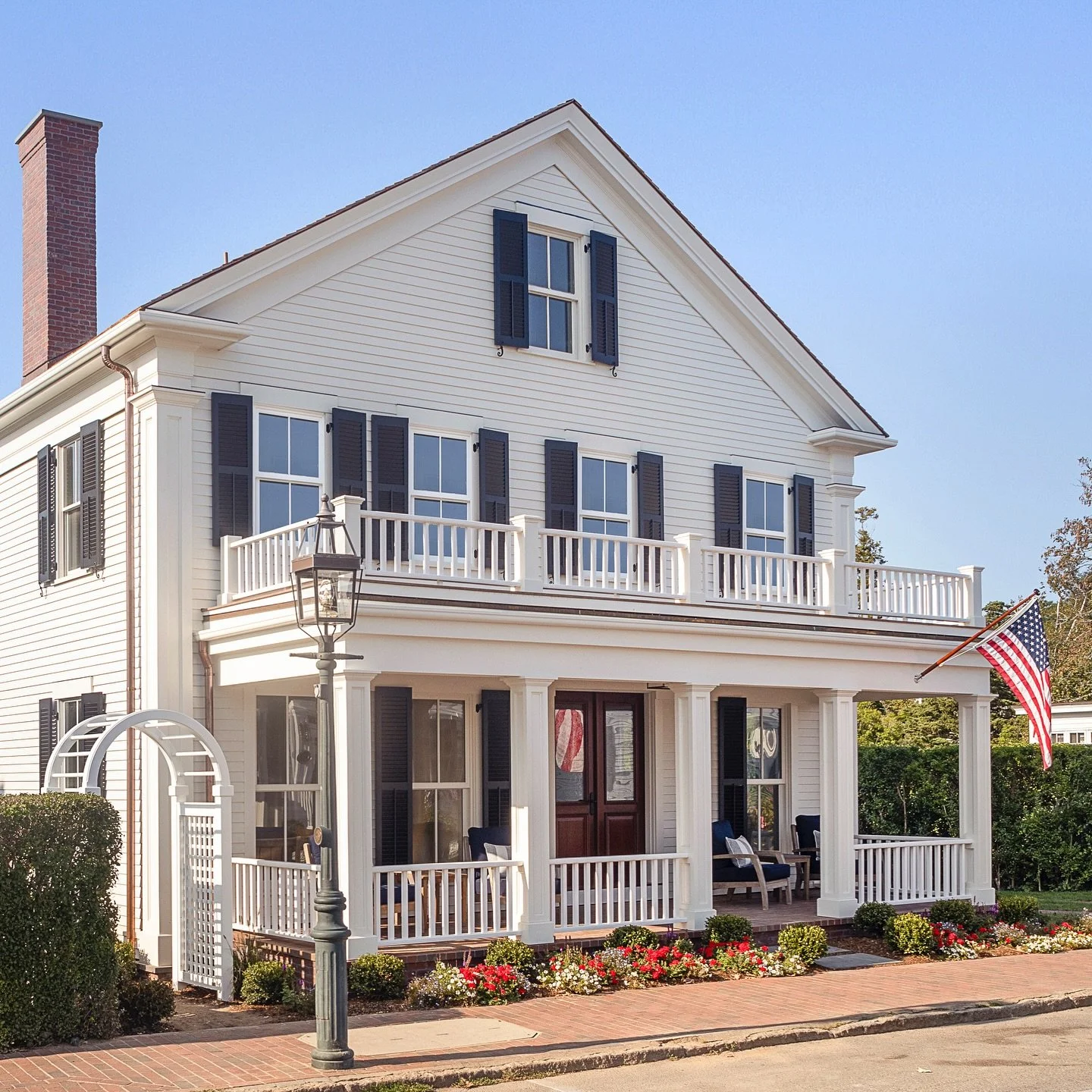 Happy Memorial Day from our crew to yours 

#memorialdayweekend #marthasvineyard #luxuryproperty