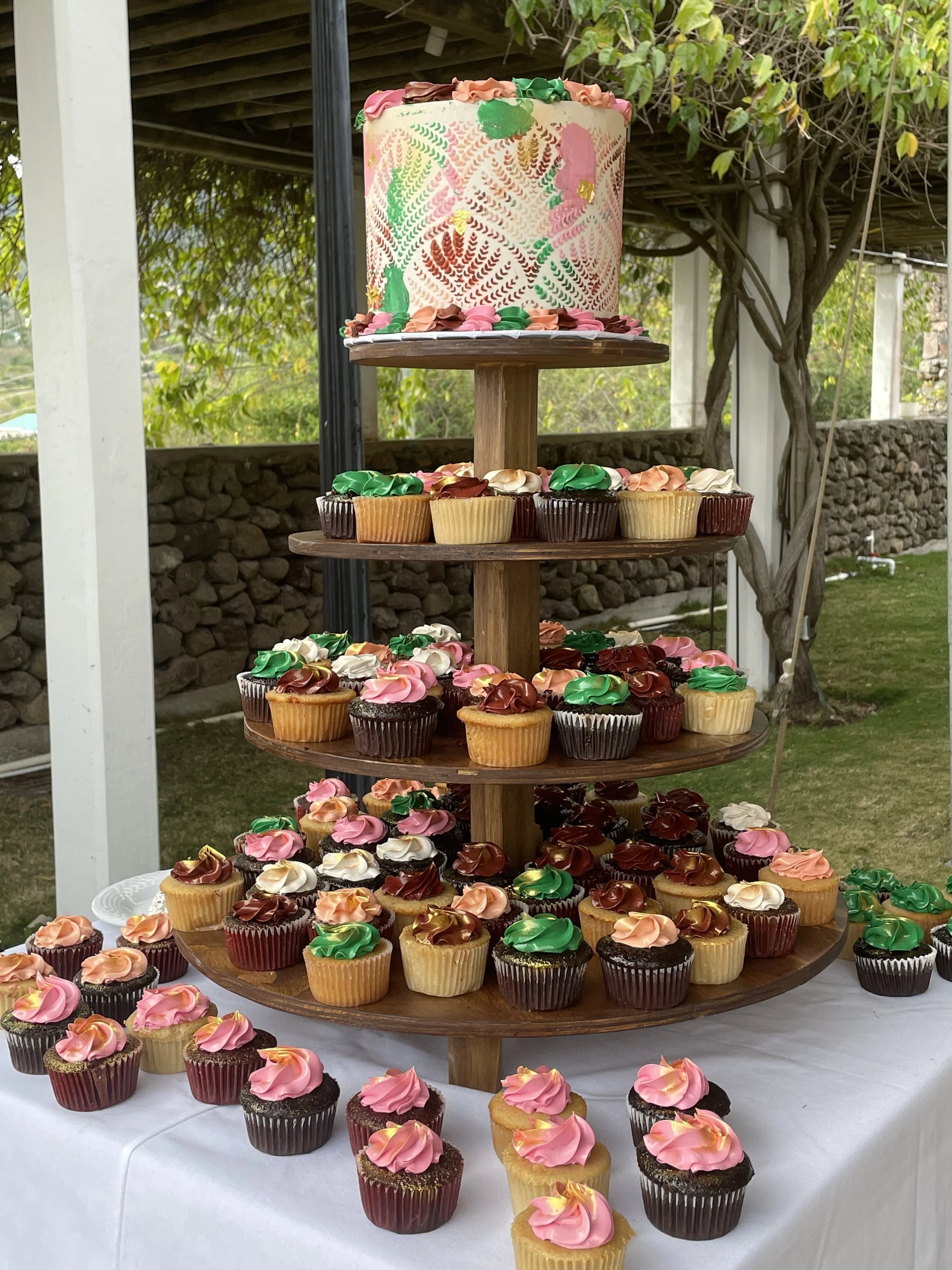 Wedding Cupcakes.jpg