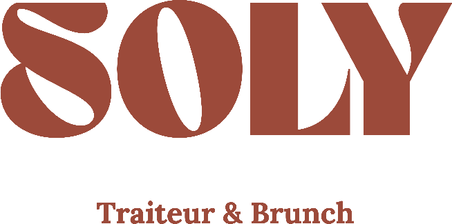 Logo avec le nom « SOLY » en lettres marron et en gras, suivi du sous-titre « Traiteur & Brunch » en marron foncé.