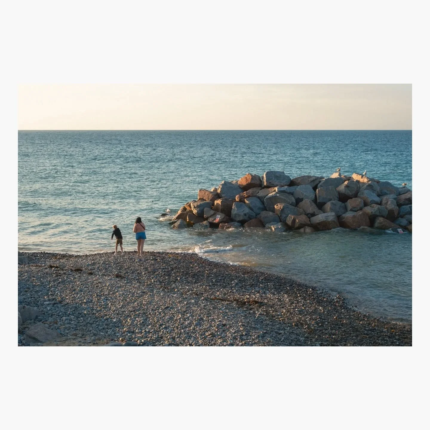 I am so back beaches

📍Cromer Beach 

&bull;
&bull;
&bull;
&bull;
&bull;

#fujistreetphotography #fujifilmxt #fujifilmphotography #fujisnap #streetphotography #street #urbanphotography #candidphotography #beachphotography #sunsetphotography #sunset 