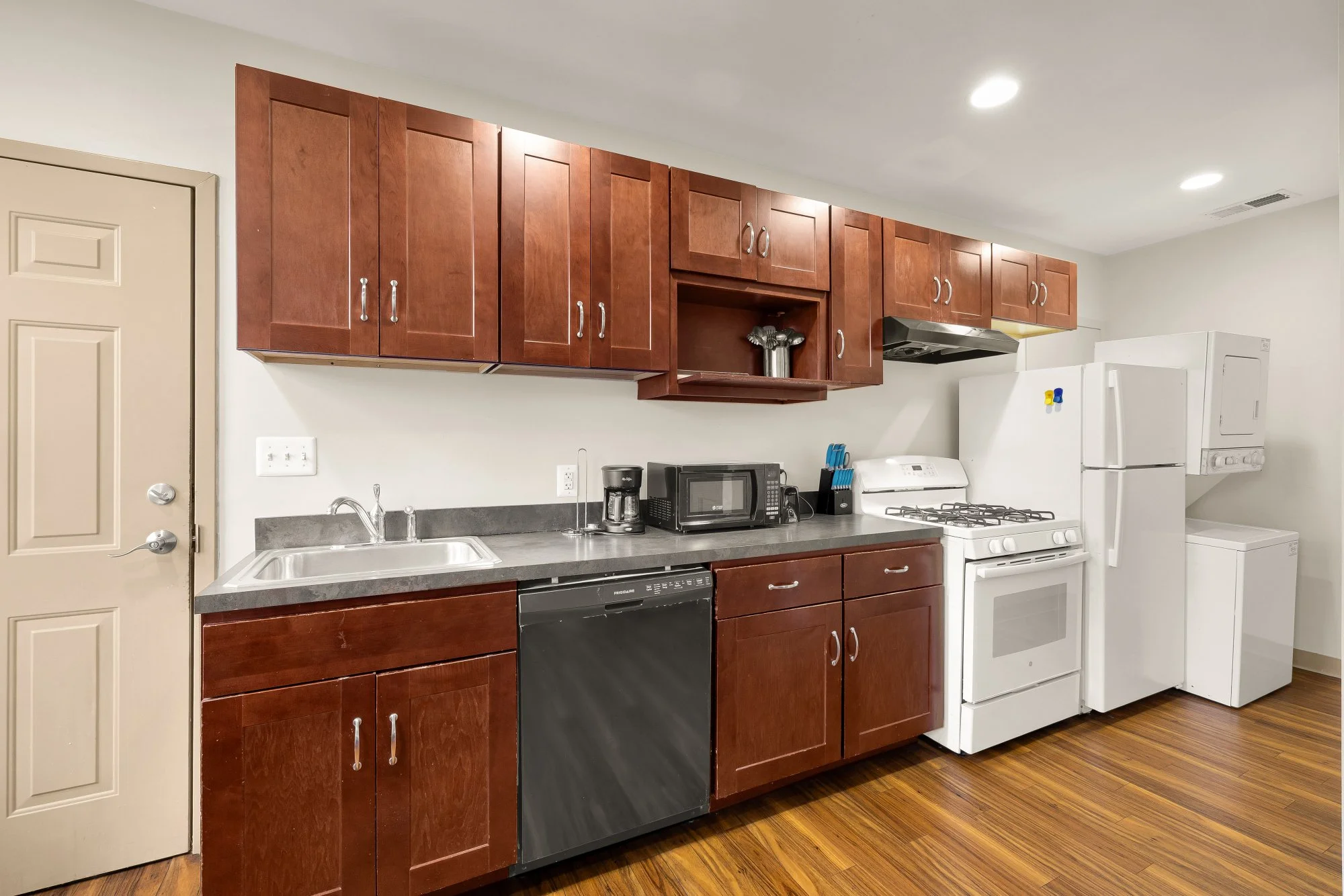 500 9th St SE 6-0015.jpg