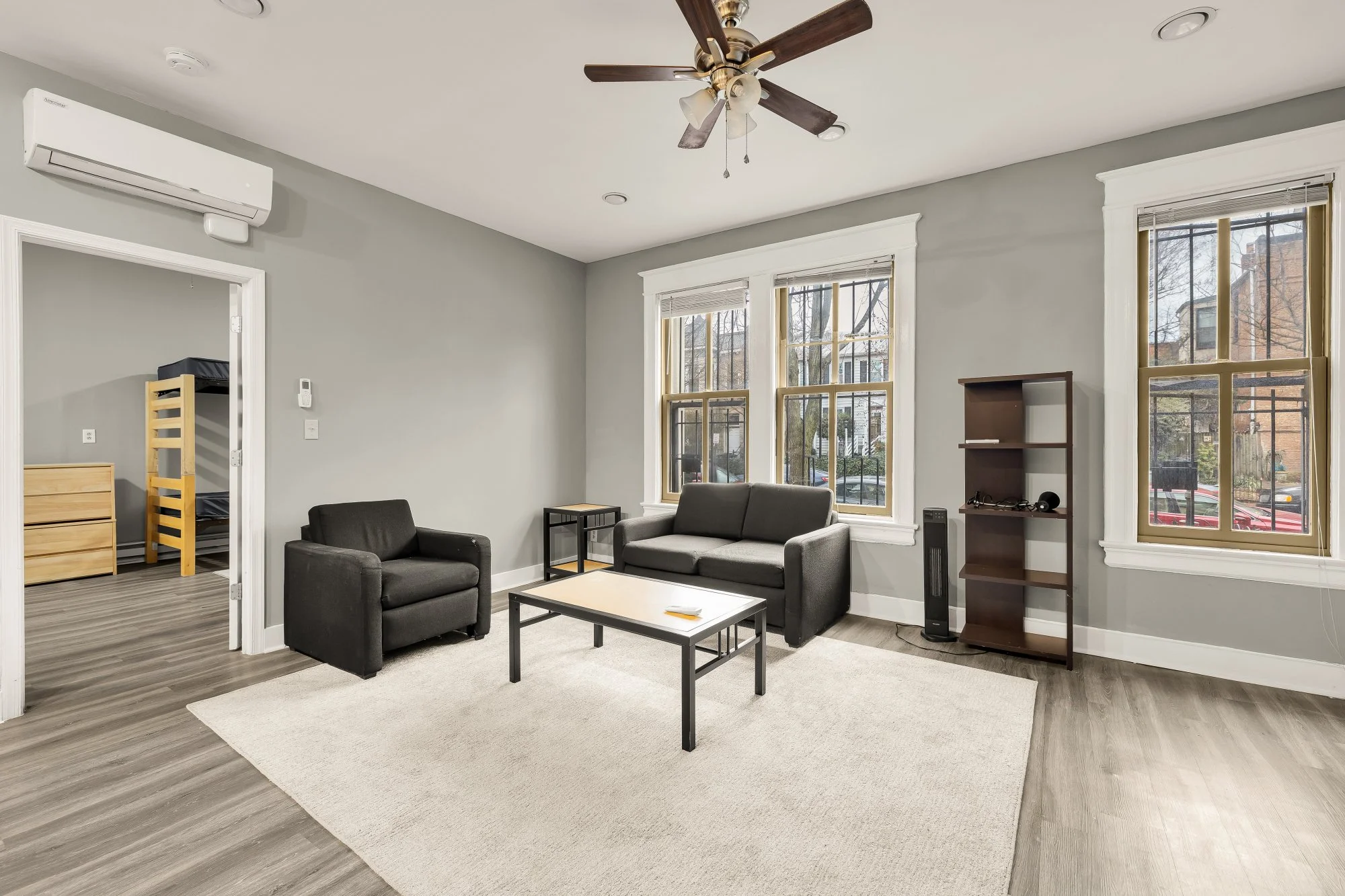 500 9th St SE 2-0002.jpg