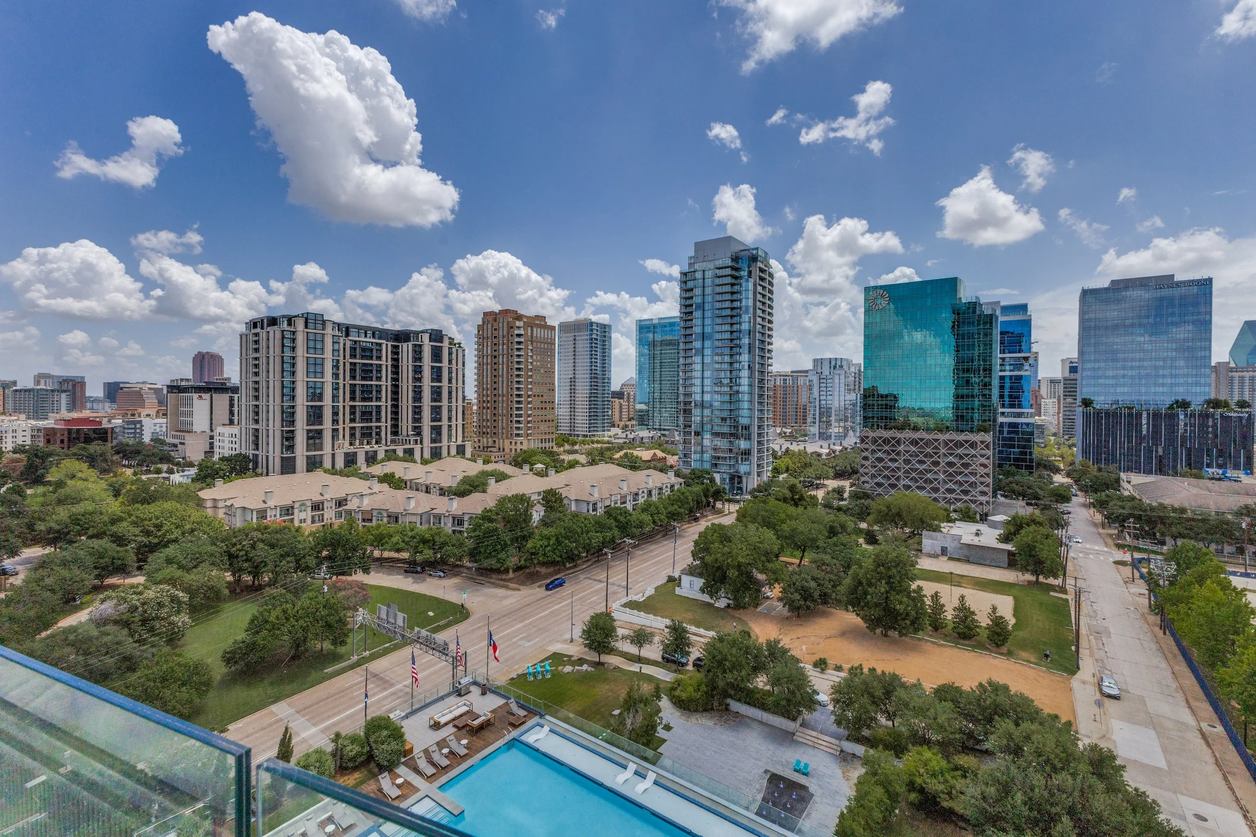 3130-n-harwood-st-apt-1401-dallas-tx-75201-High-Res-36.jpg