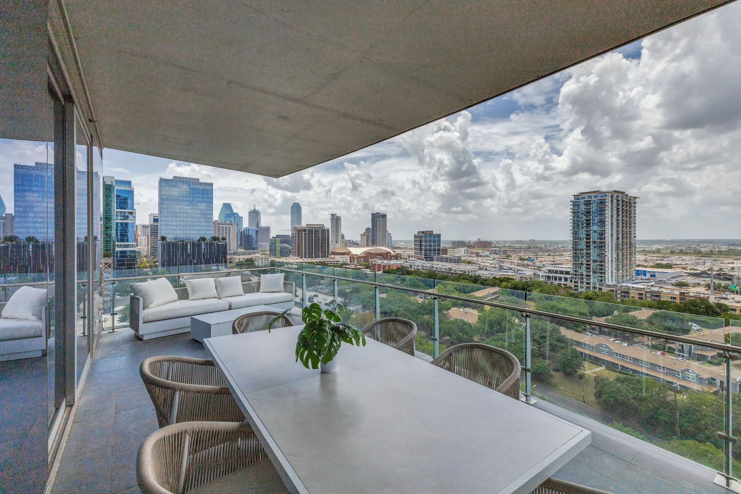 3130-n-harwood-st-apt-1401-dallas-tx-75201-High-Res-34.jpg