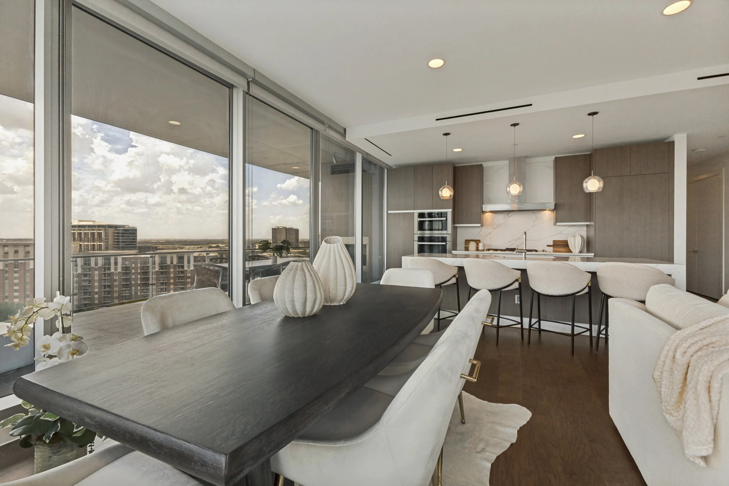 3130-n-harwood-st-apt-1401-dallas-tx-75201-High-Res-11.jpg