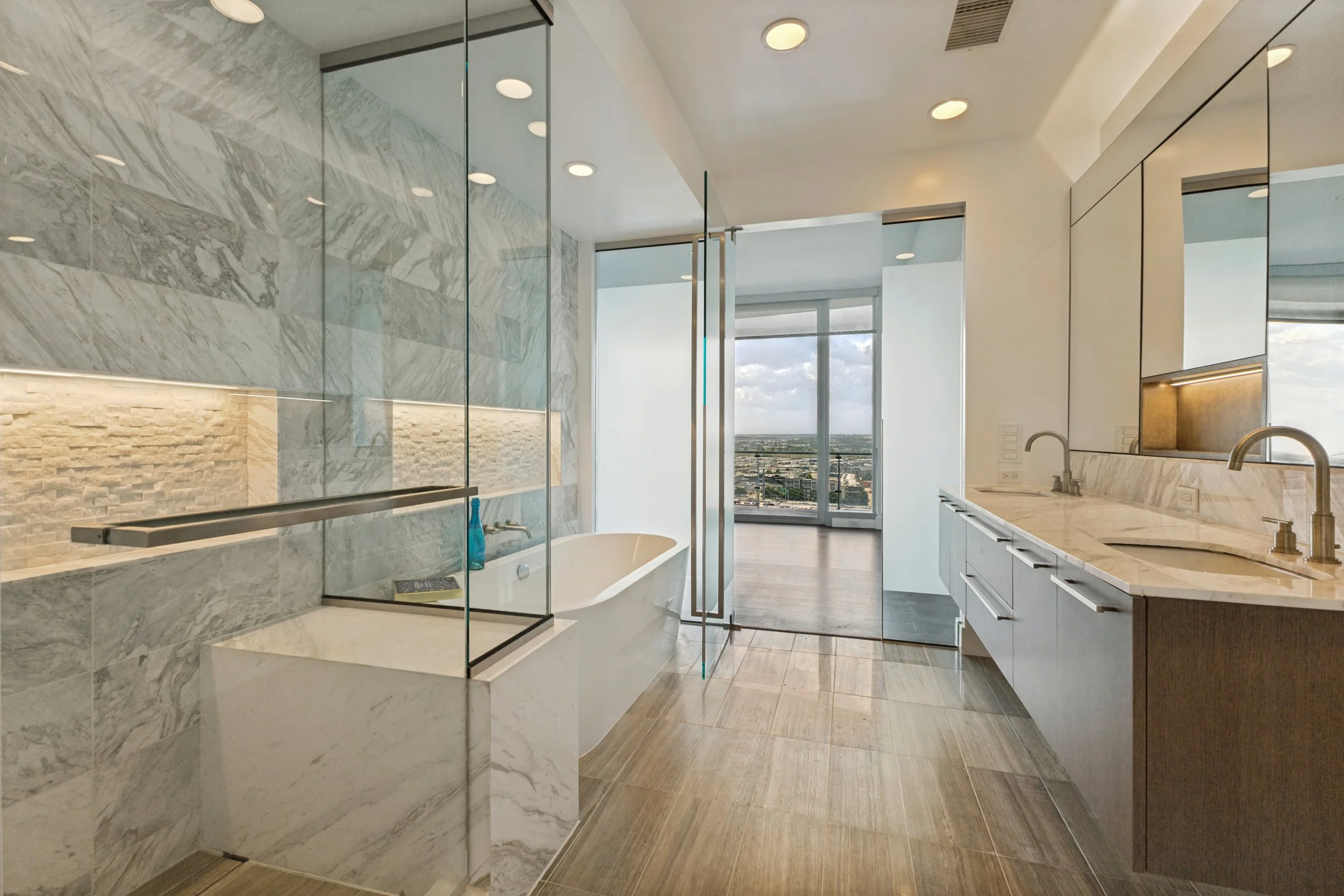 3130-n-harwood-st-apt-1401-dallas-tx-75201-High-Res-28.jpg