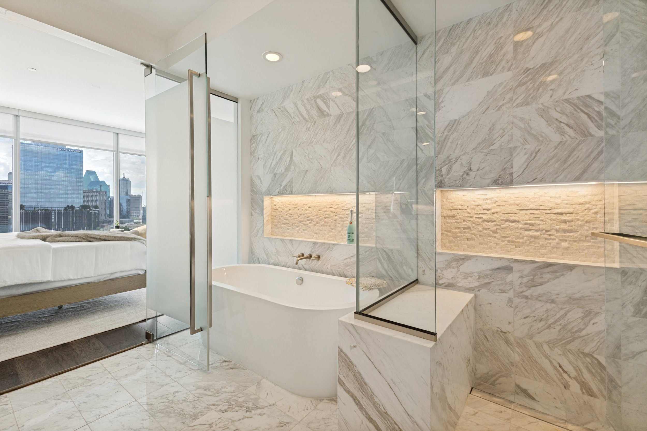 3130-n-harwood-st-apt-1401-dallas-tx-75201-High-Res-23.jpg