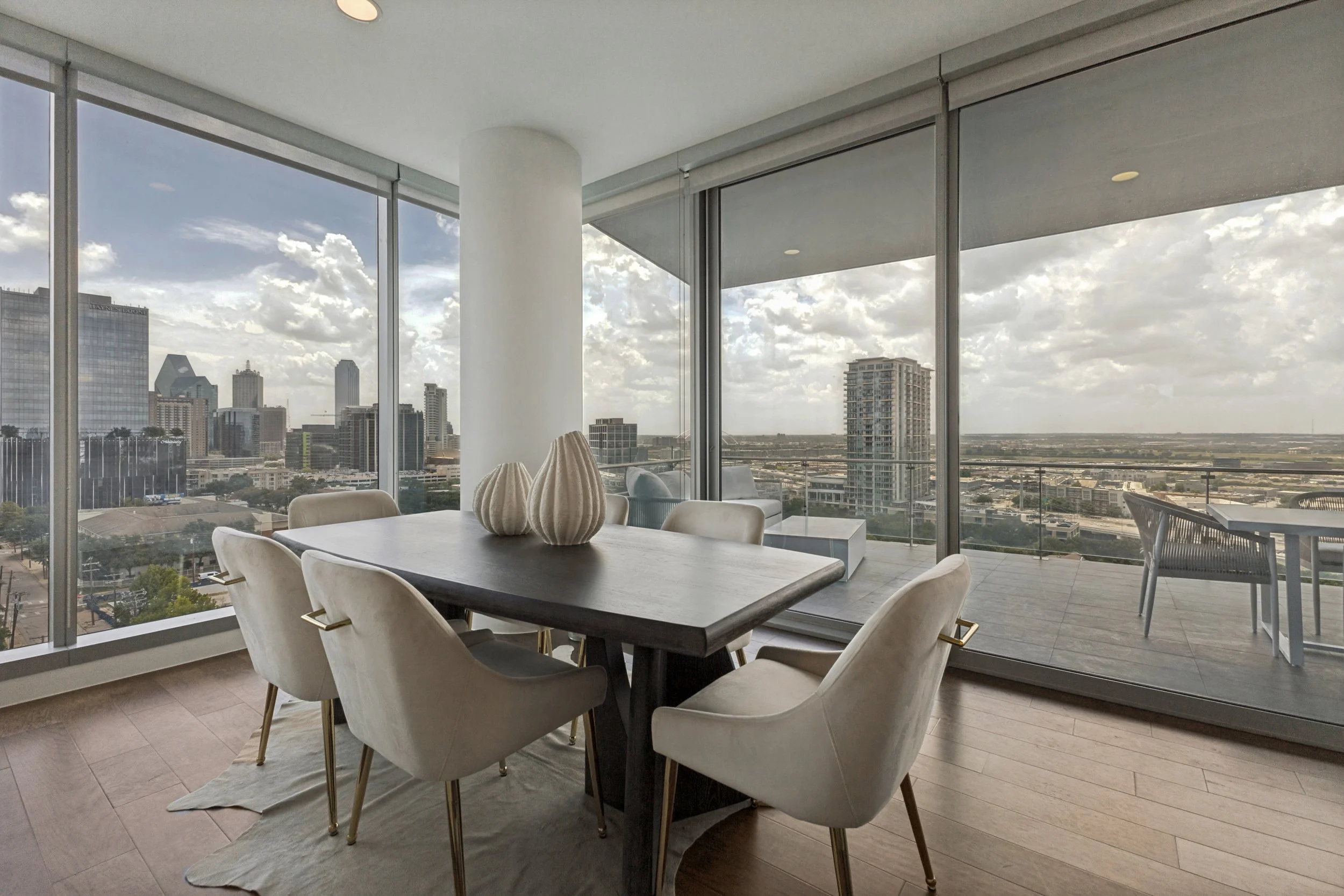 3130-n-harwood-st-apt-1401-dallas-tx-75201-High-Res-12.jpg