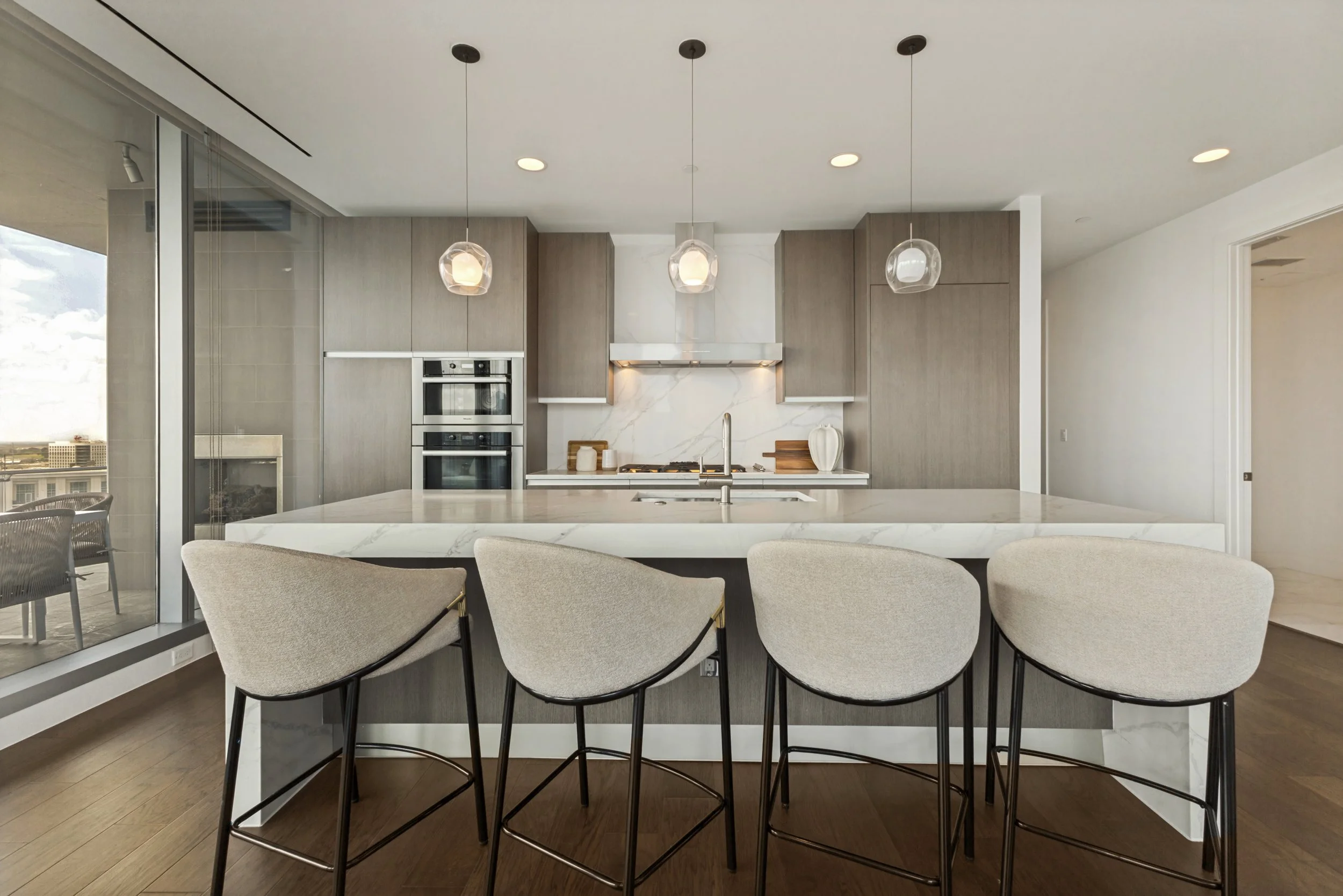 3130-n-harwood-st-apt-1401-dallas-tx-75201-High-Res-15.jpg