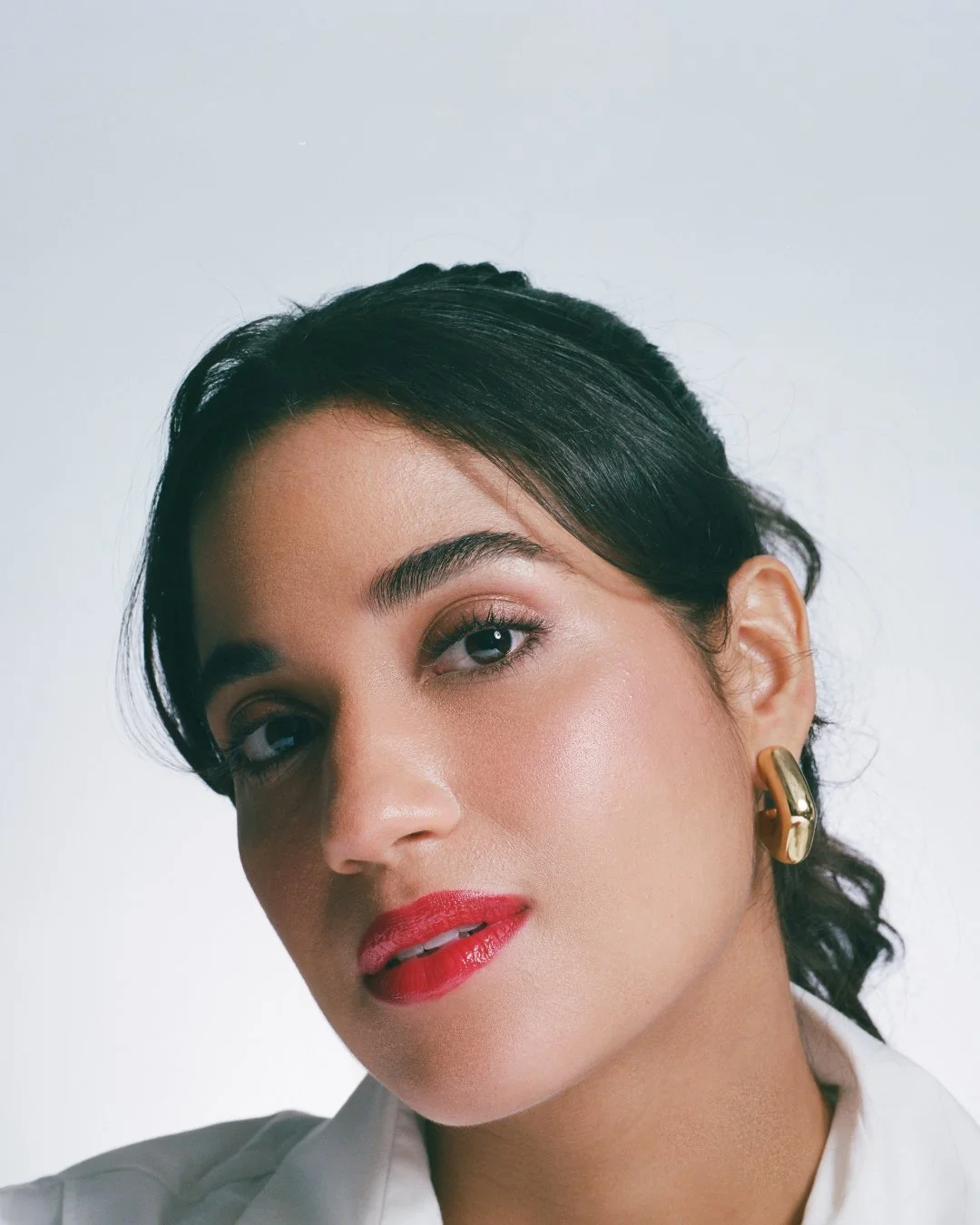 TCCS_FY26_0015_NationalLipstickDay_SocialCampaign_NA_REDCARPETREADY_1080x1350-1.jpg