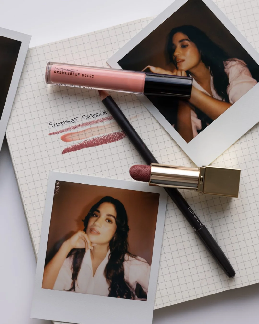 TCCS_FY26_0015_NationalLipstickDay_SocialCampaign_NA_SUNSETSMOOCH_1080x1350-2.jpg