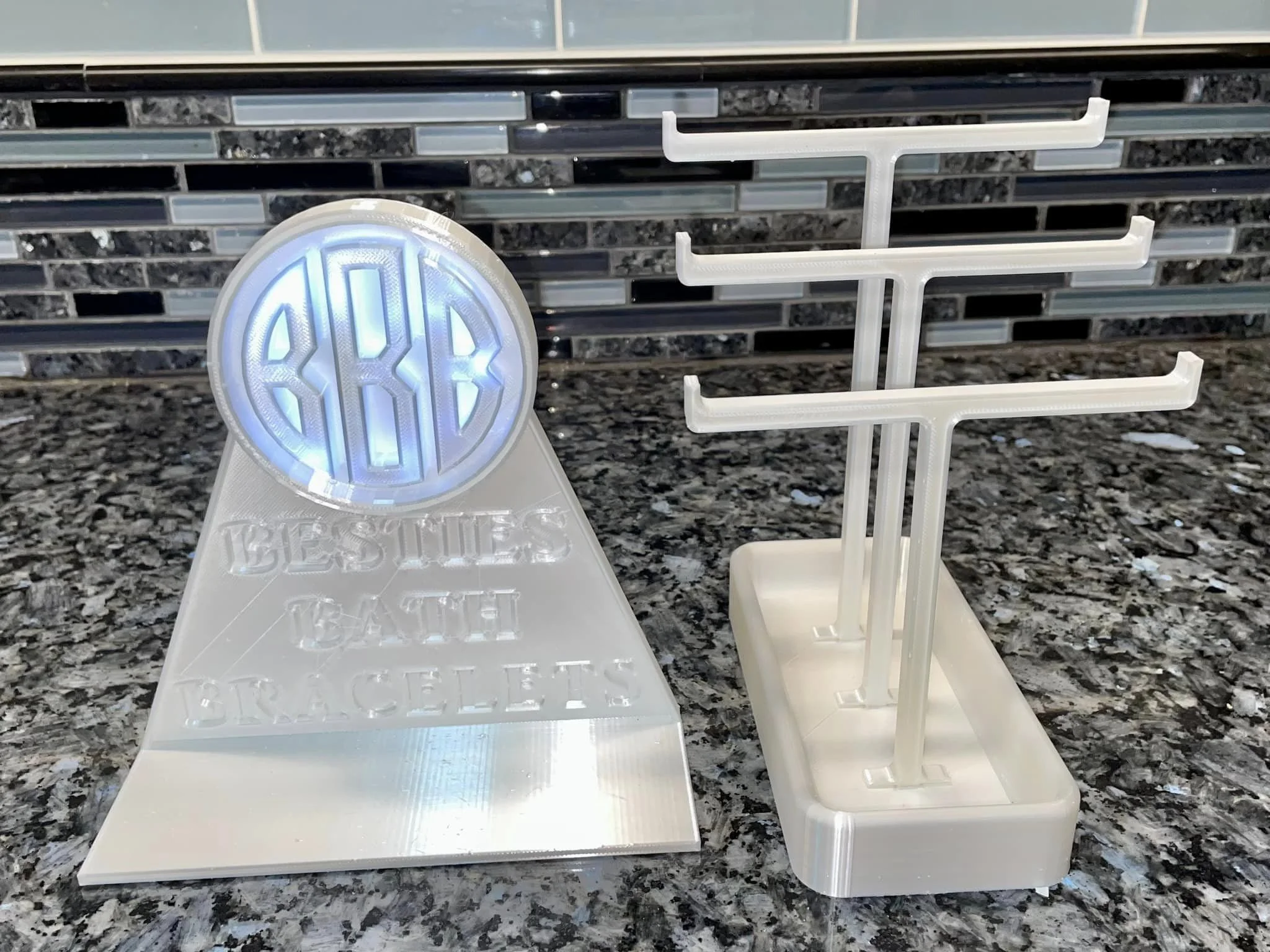 Art Decor
3D printed custom jewelry stand