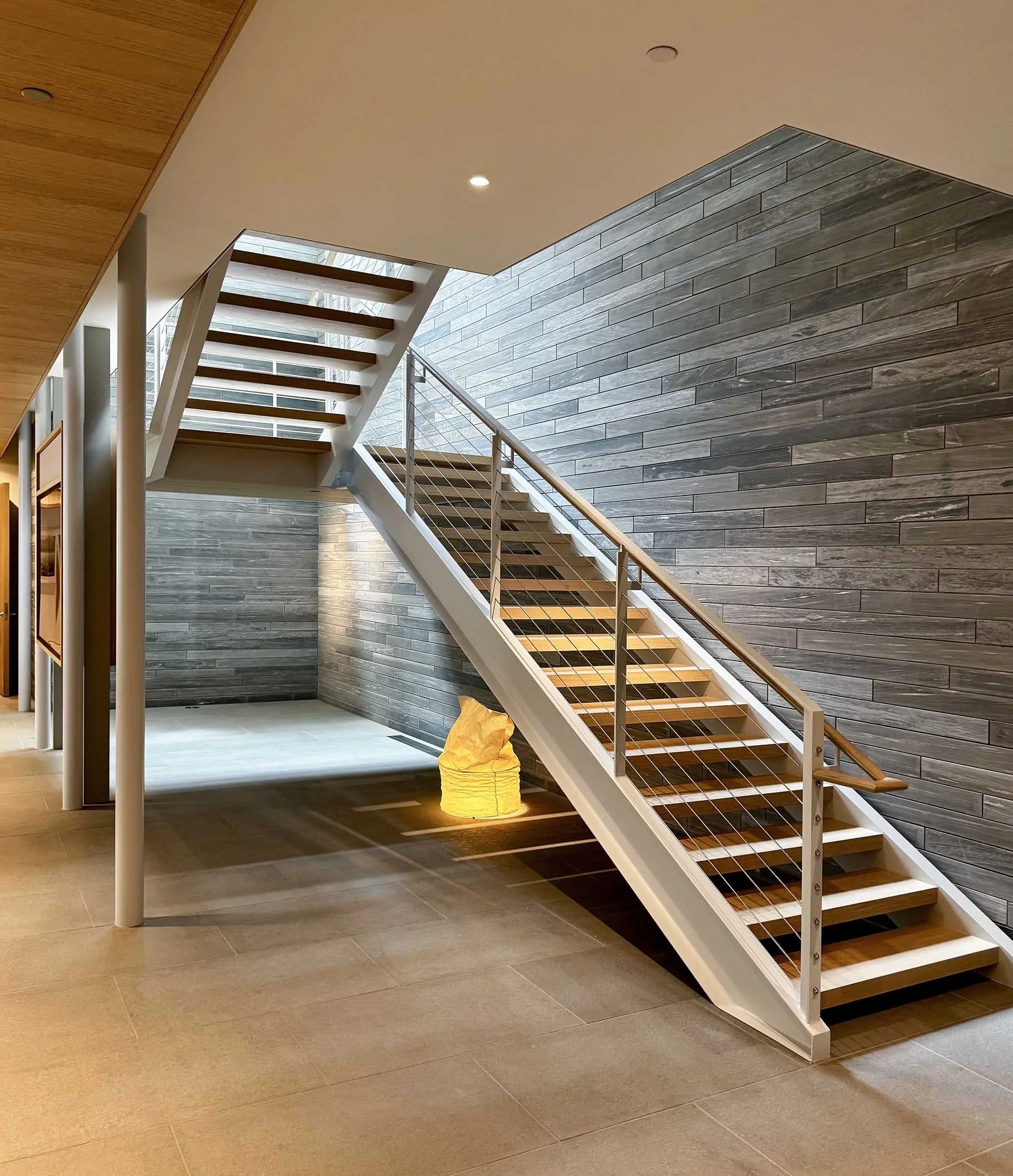 Symmetry_West-End_stairs.jpg