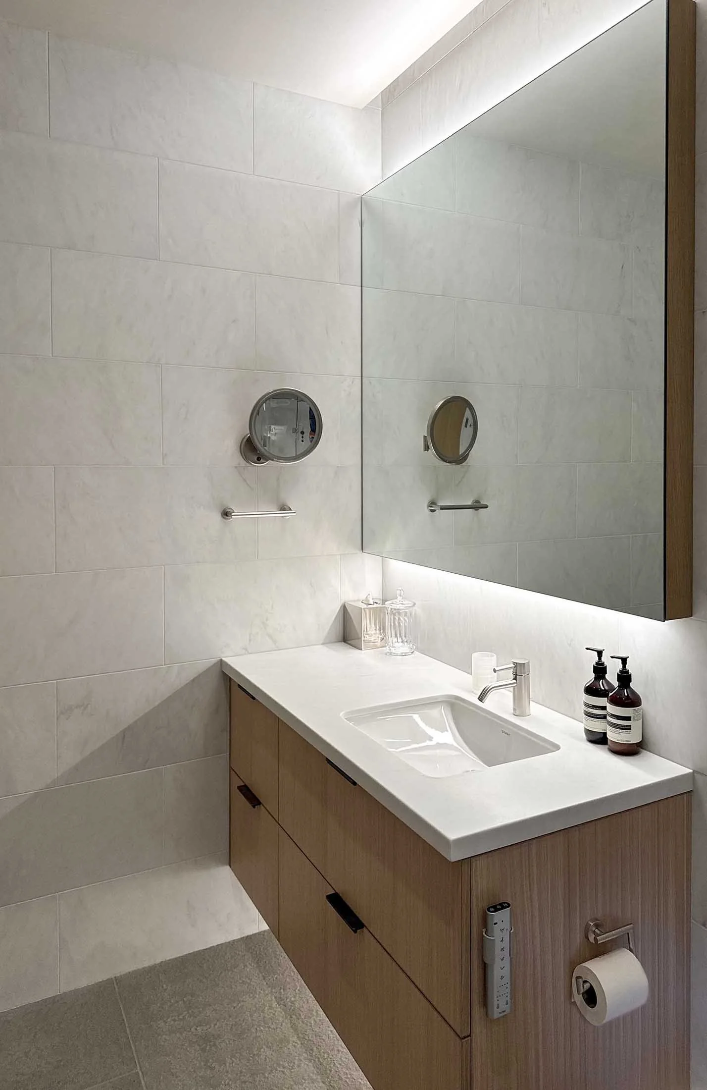 Symmetry_West-End_bath-2.jpg