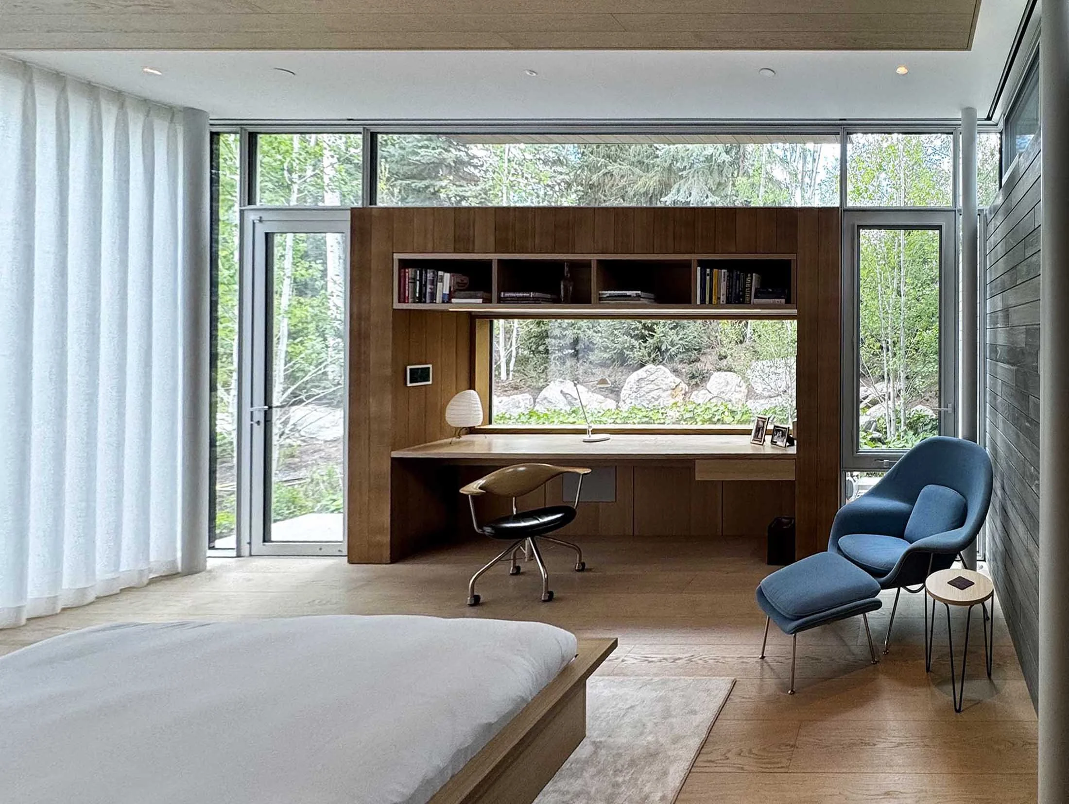 Symmetry_West-End_Bed.jpg