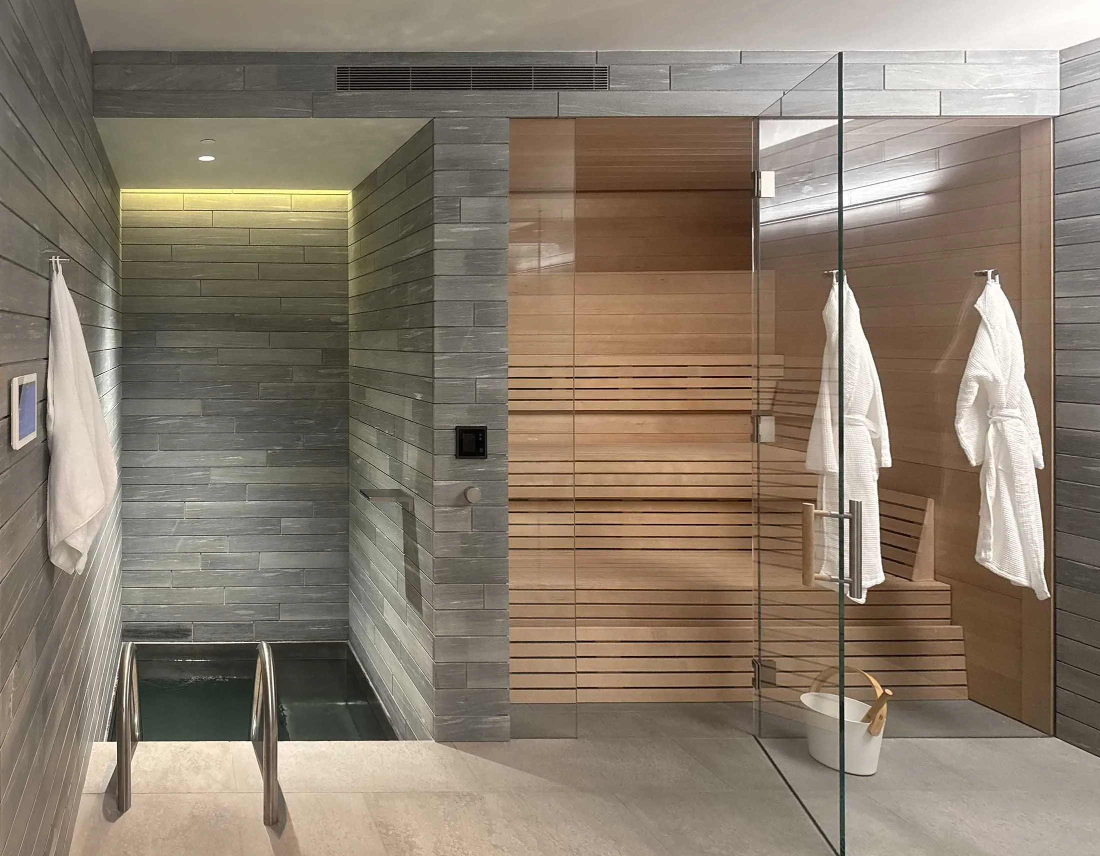 Symmetry_West-End_Spa.jpg