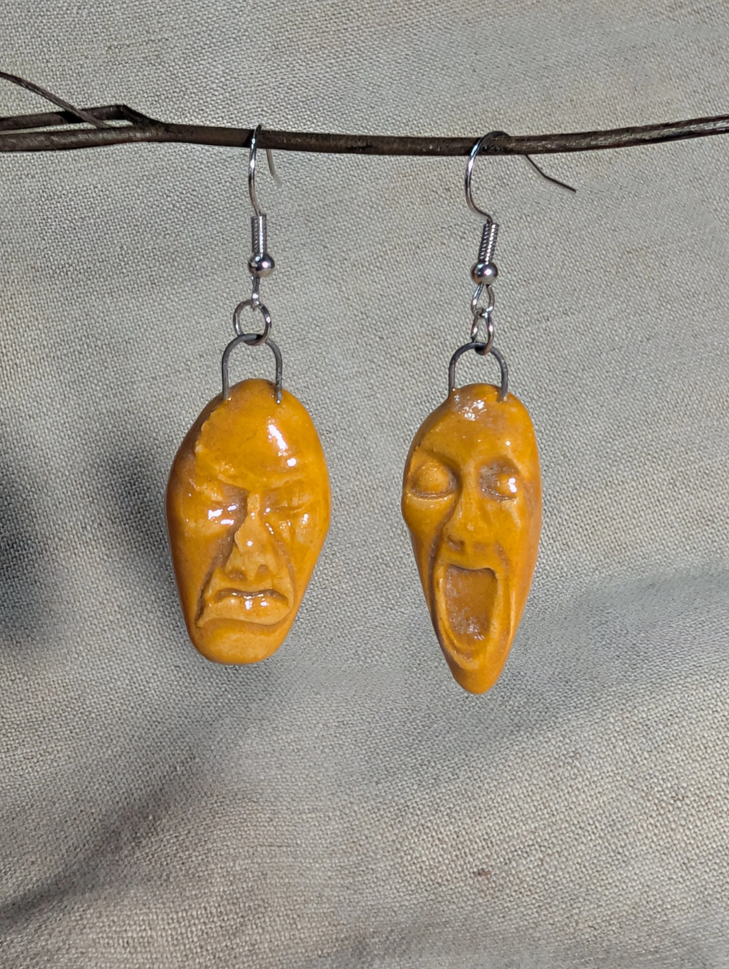 visage jaune.jpg