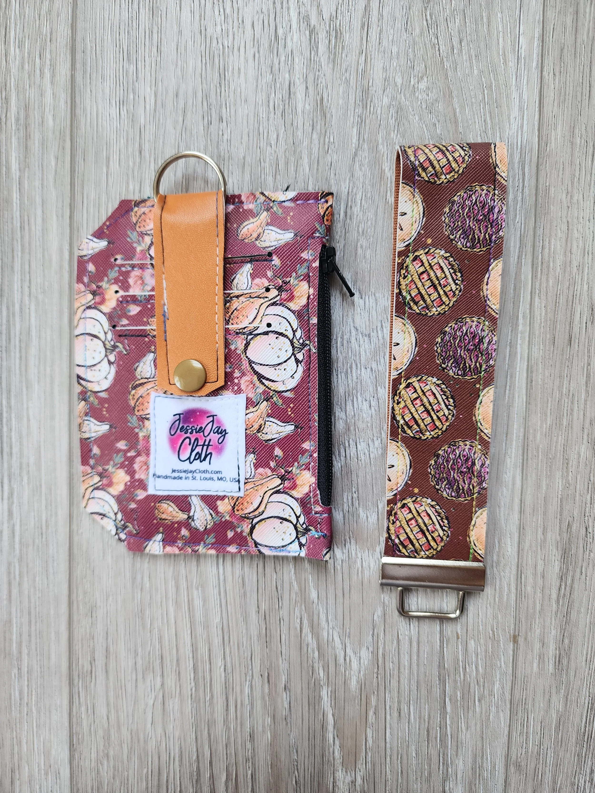 Pocket Pal Wallet + Wristlet Key Fob | Floral Pumpkin & Pie