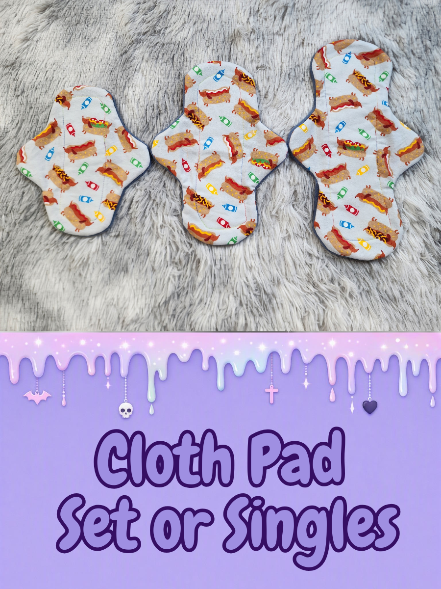 Classic Curvy Cloth Pad - Dachshund Hot Dog Dress Up