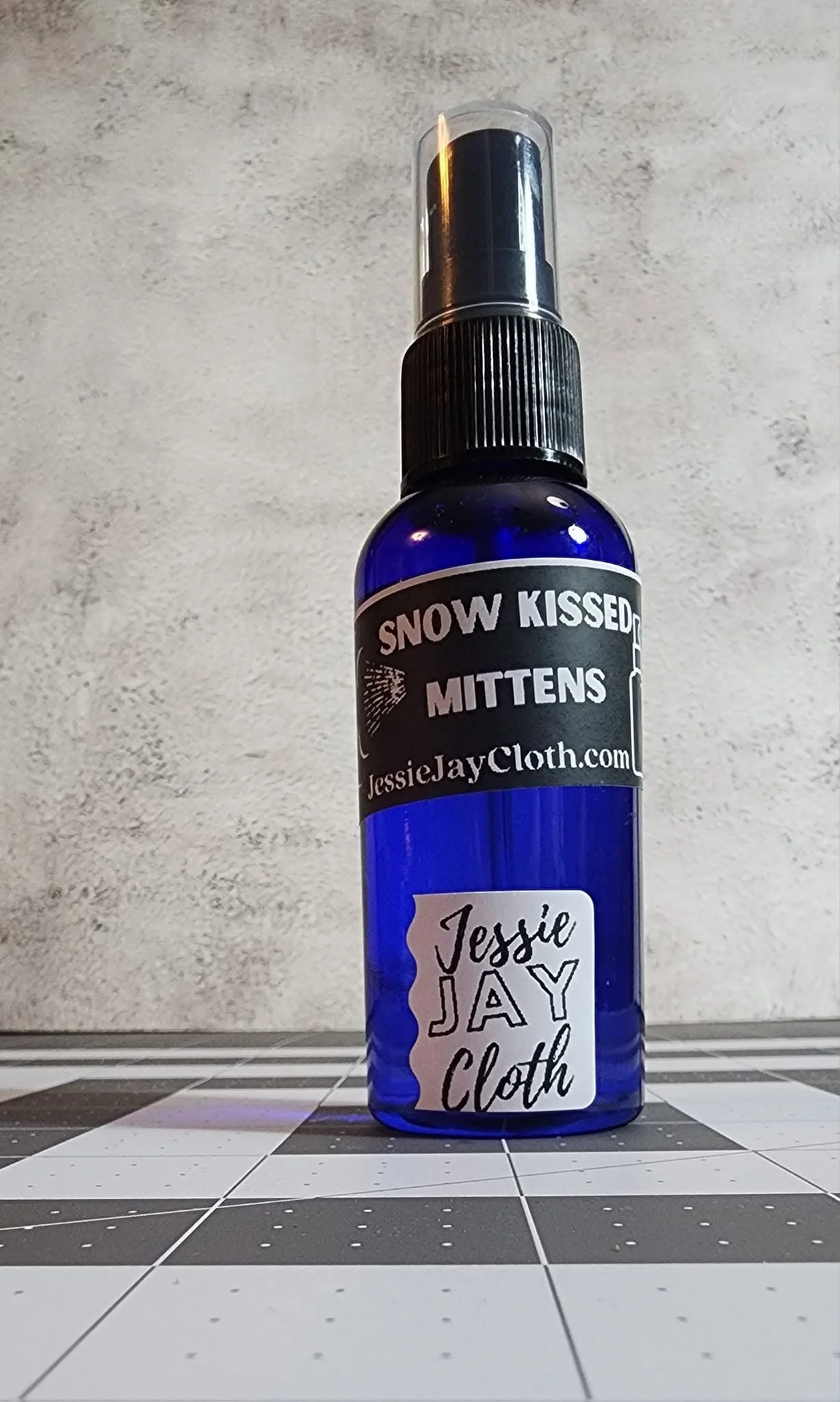 Snow Kissed Mittens | 2 oz Room & Car Spray