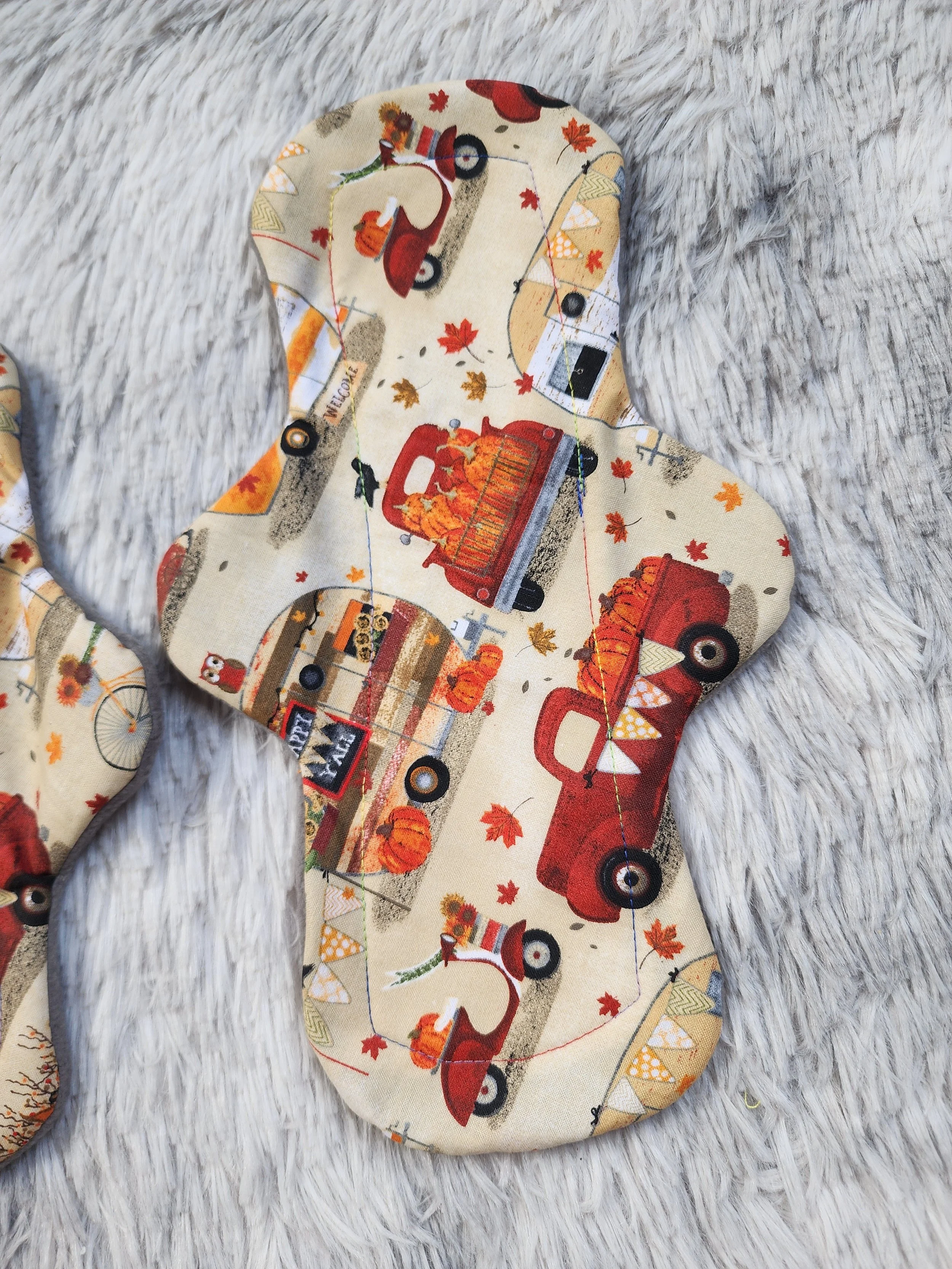 Classic Curvy Cloth Pad - Fall Truck & Camper