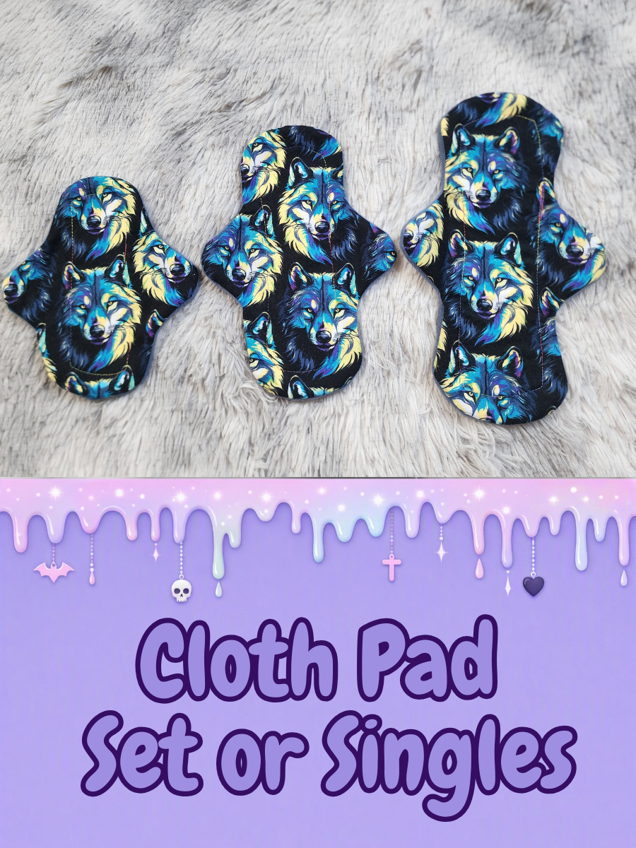 Classic Curvy Cloth Pad - Vibrant Wolf