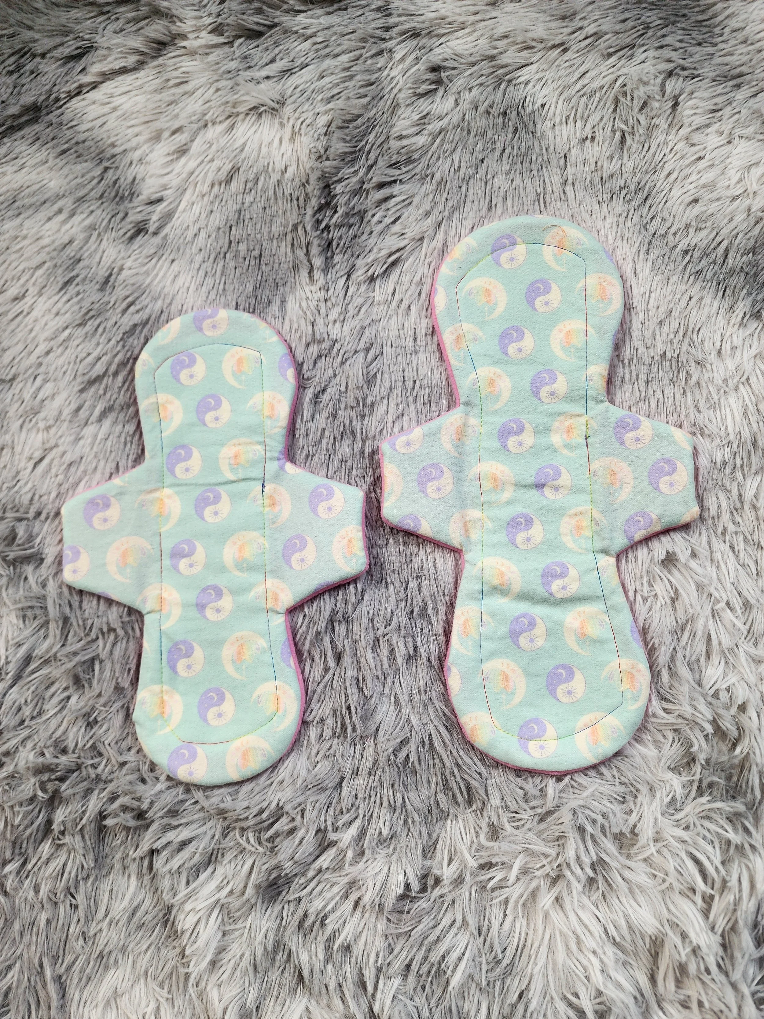 Mega Cloth Pad - Yin & Yang Pastel