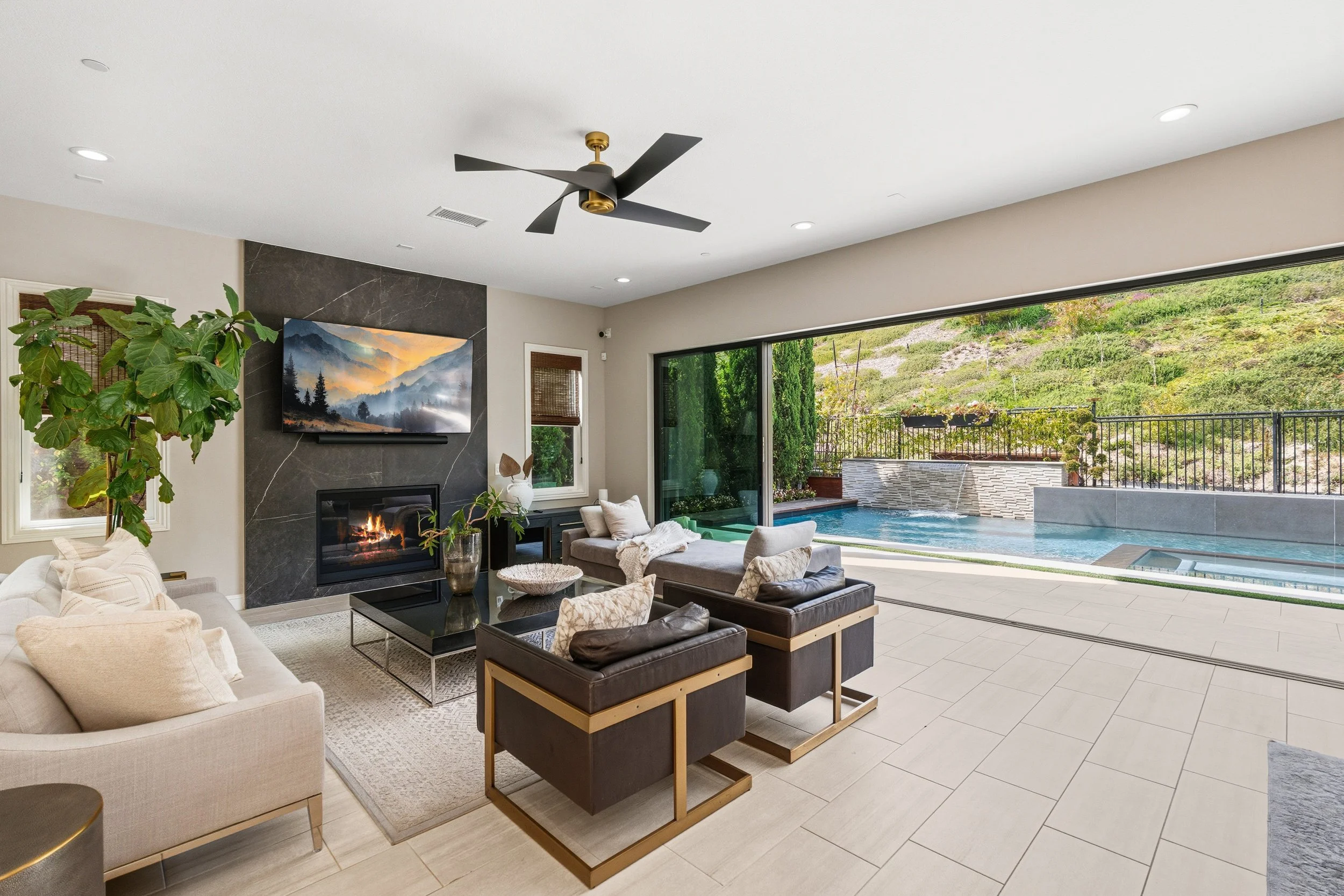 A9M_053_4720 Borden Ct.jpg