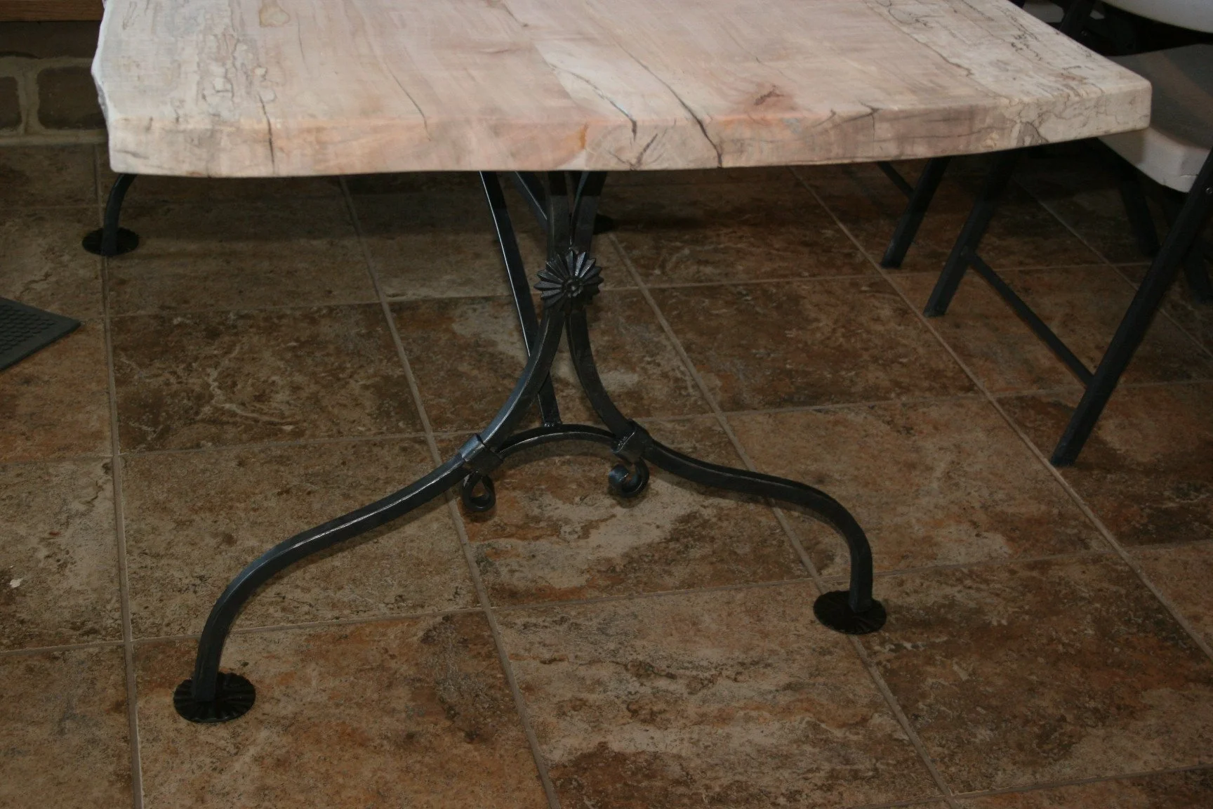 Yates table 001.JPG