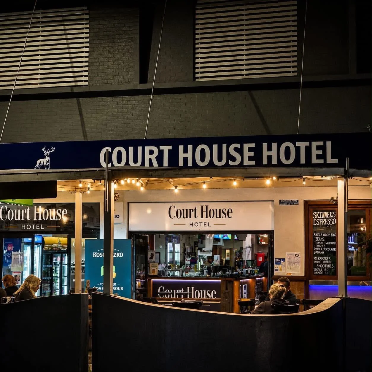 Court House Hotel / Coyote's Cantina