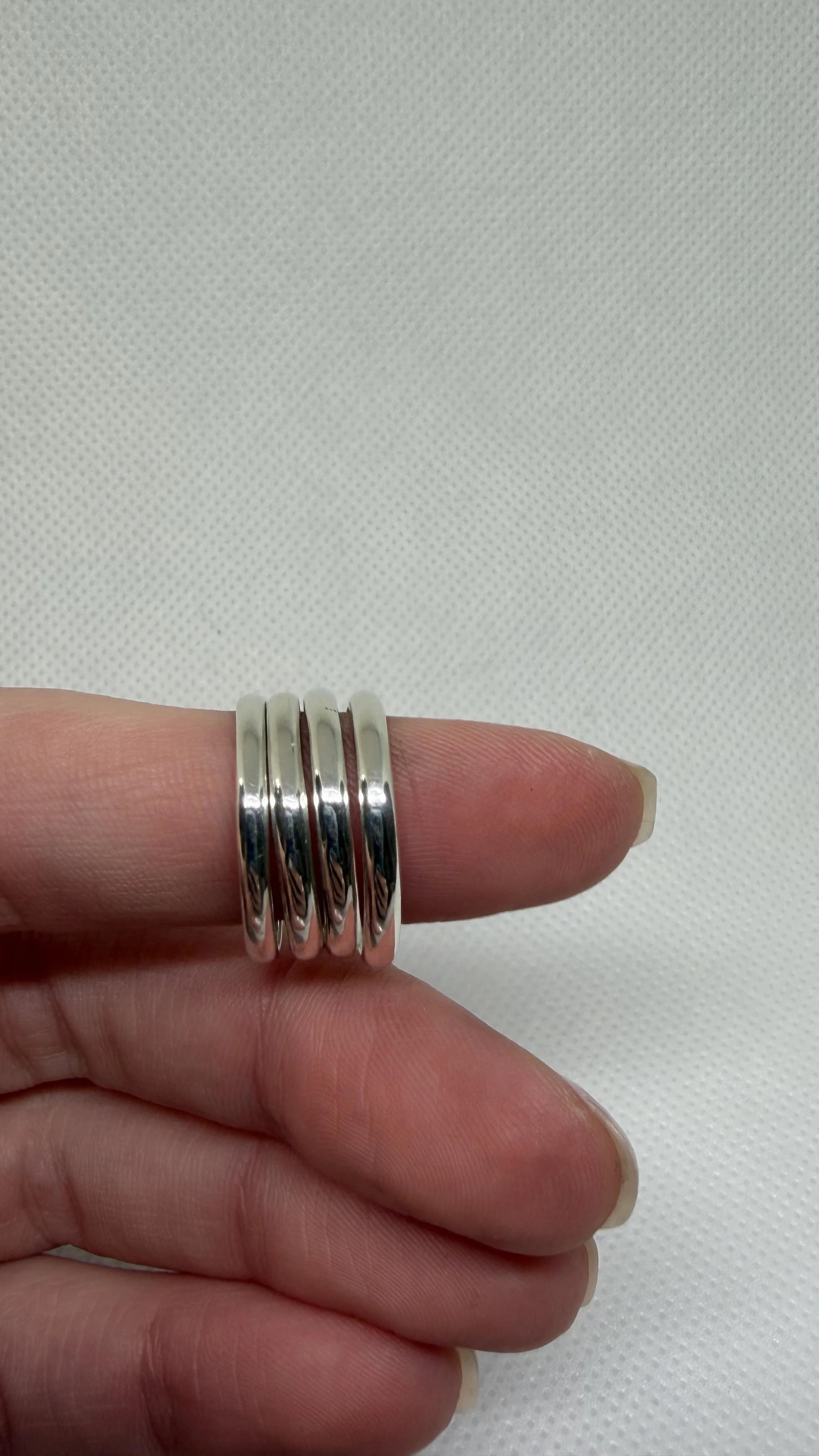 SKINNY STACKABLE