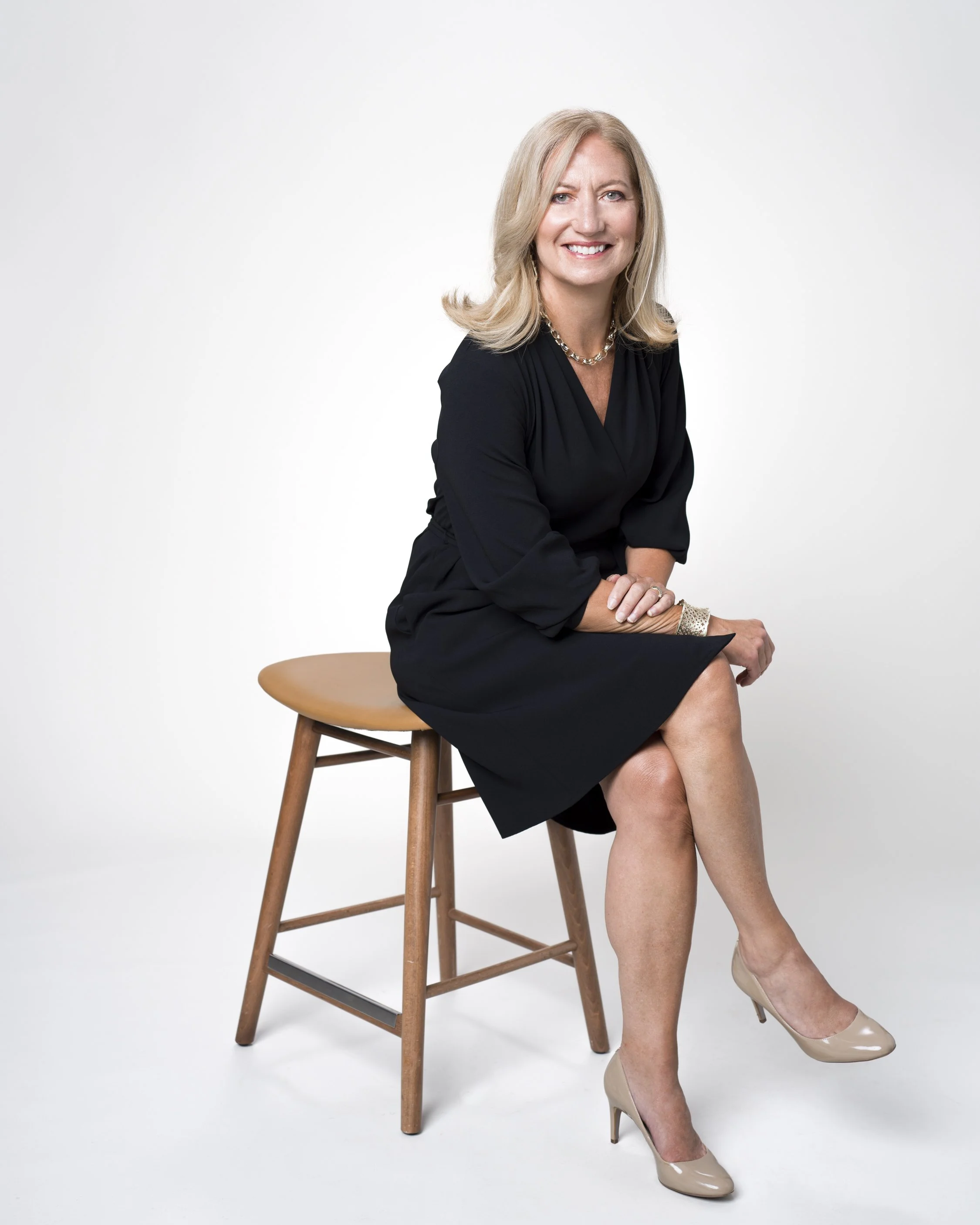 LAURIE P. BARRY Senior Vice President Wealth Management Wealth Advisor Laurie is one of a select group of UBS Financial Advisors who have earned the designation of Wealth Advisor. As a Wealth Advisor,received her bachelor’s degree from the University