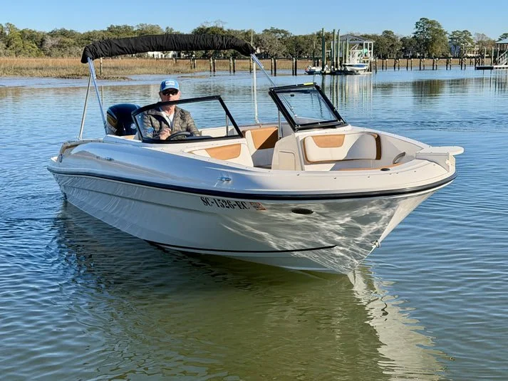 Bayliner_VR4_2023_BoatForSale_OT (4).jpg