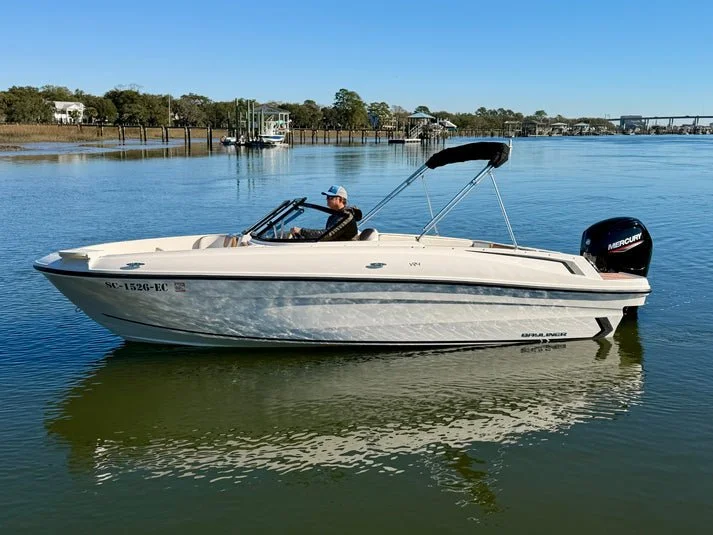 Bayliner_VR4_2023_BoatForSale_OT.jpg