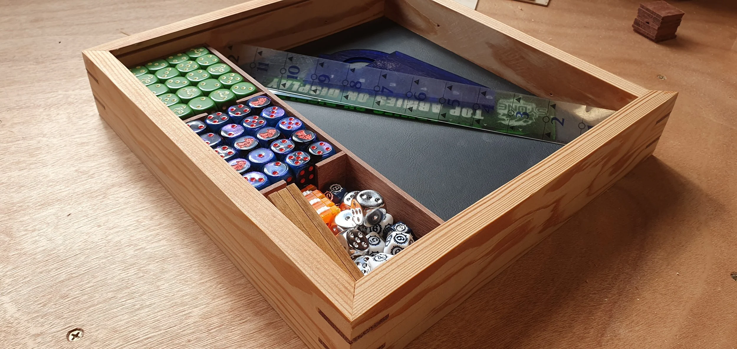 Cedar Dice Tray - 40+40 Standard Dice