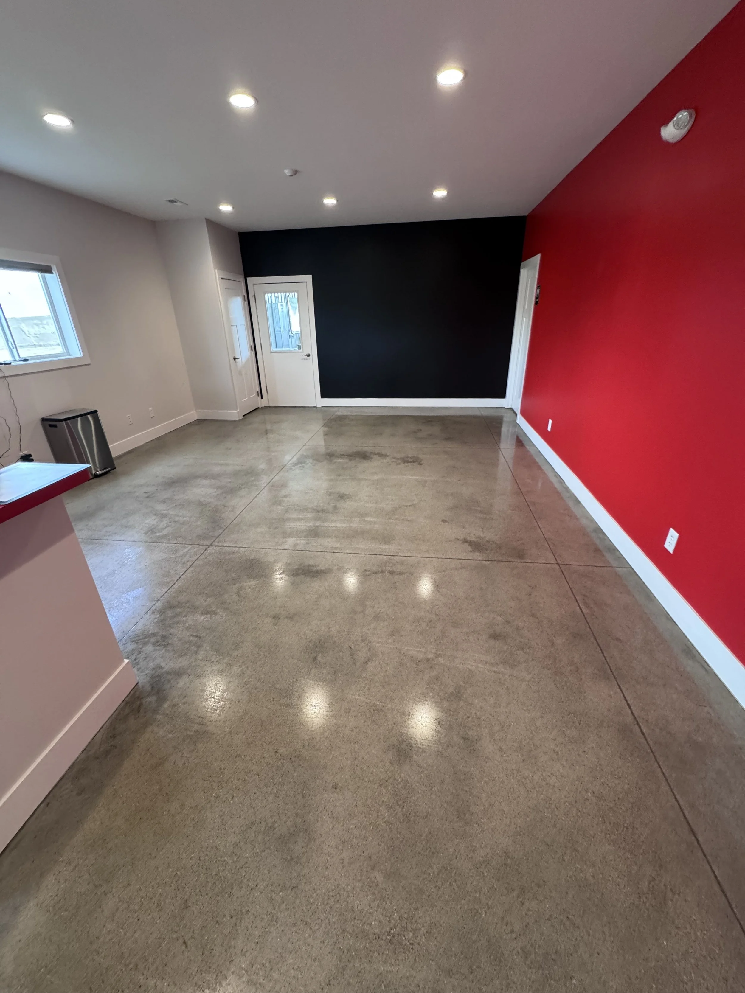 Freshly cleaned commercial office space by Fuentes Service Providers