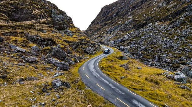 Essential Tips for Navigating Ireland by Road