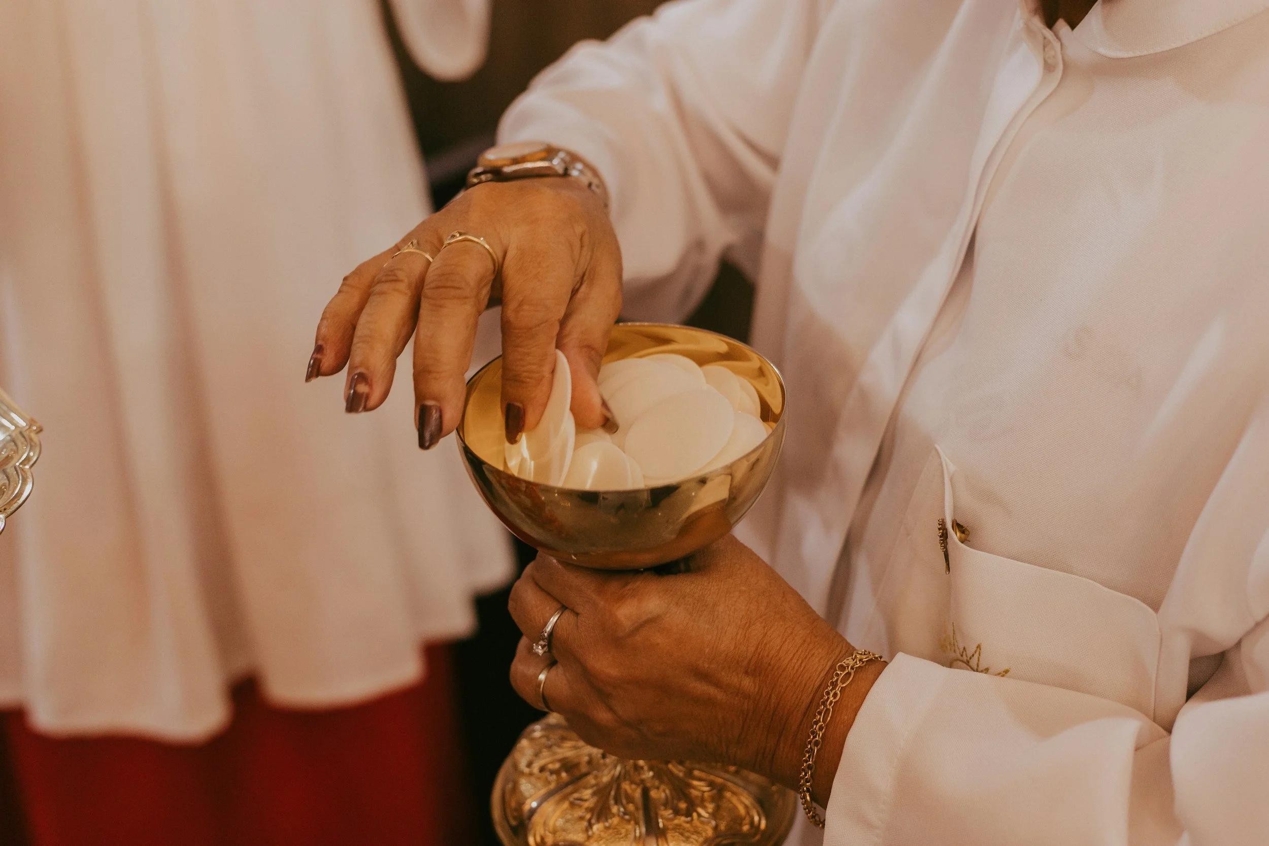 Extraordinary Minister of Holy Communion at Mass