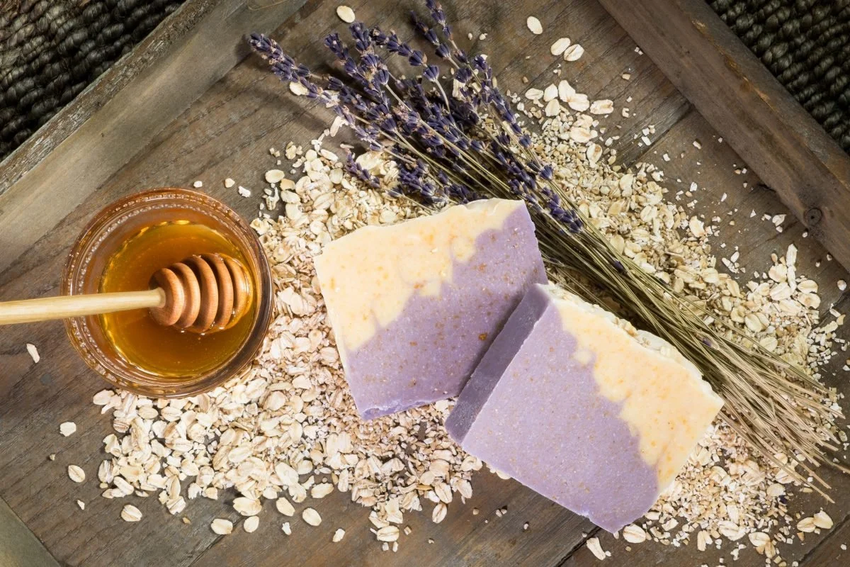 Basic Goat's Milk Bar Soap - Lavender Oat