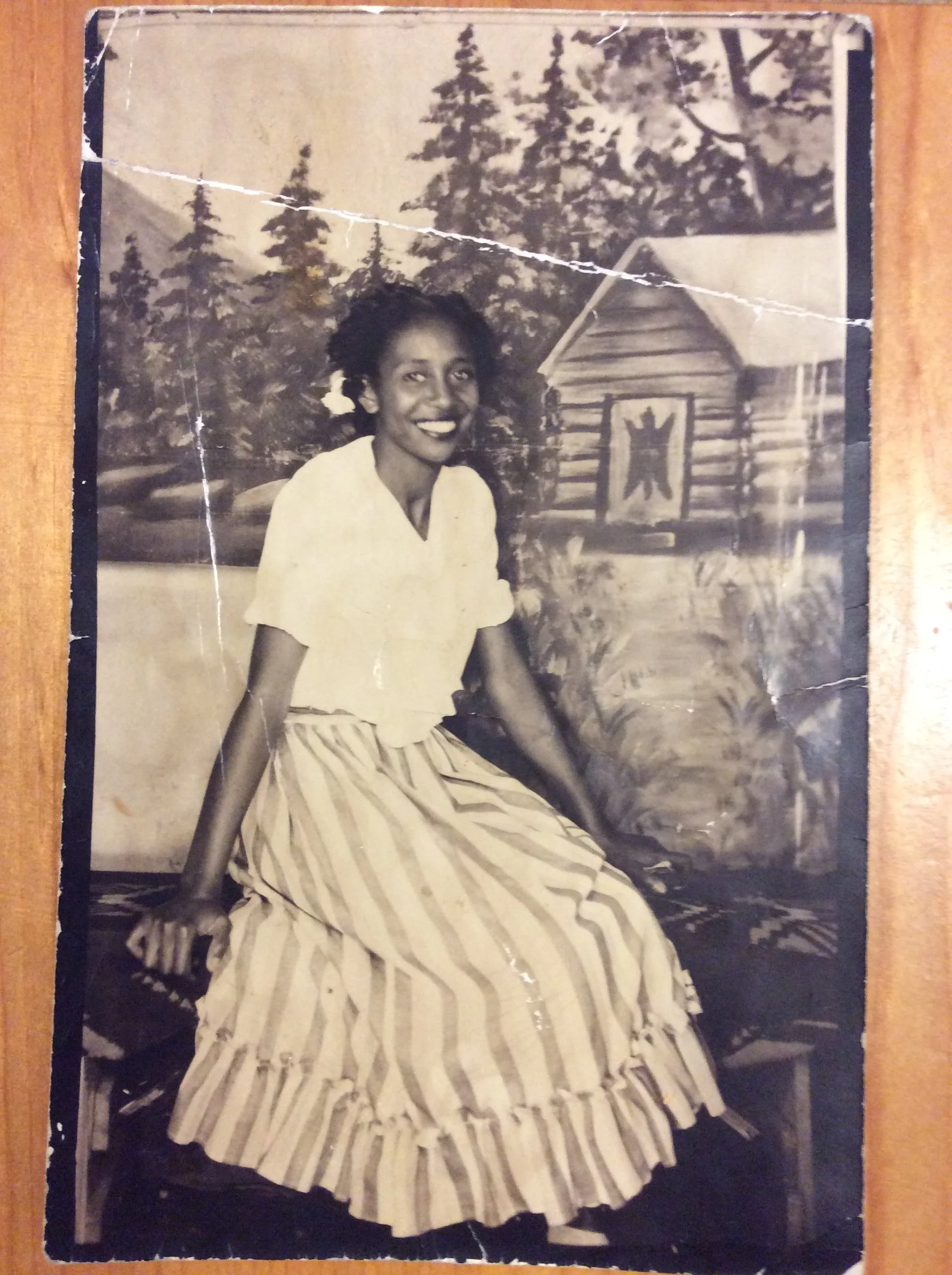 image of a black woman 19 or 20 years old, from the 1940's. Her name is Armelia Yow.