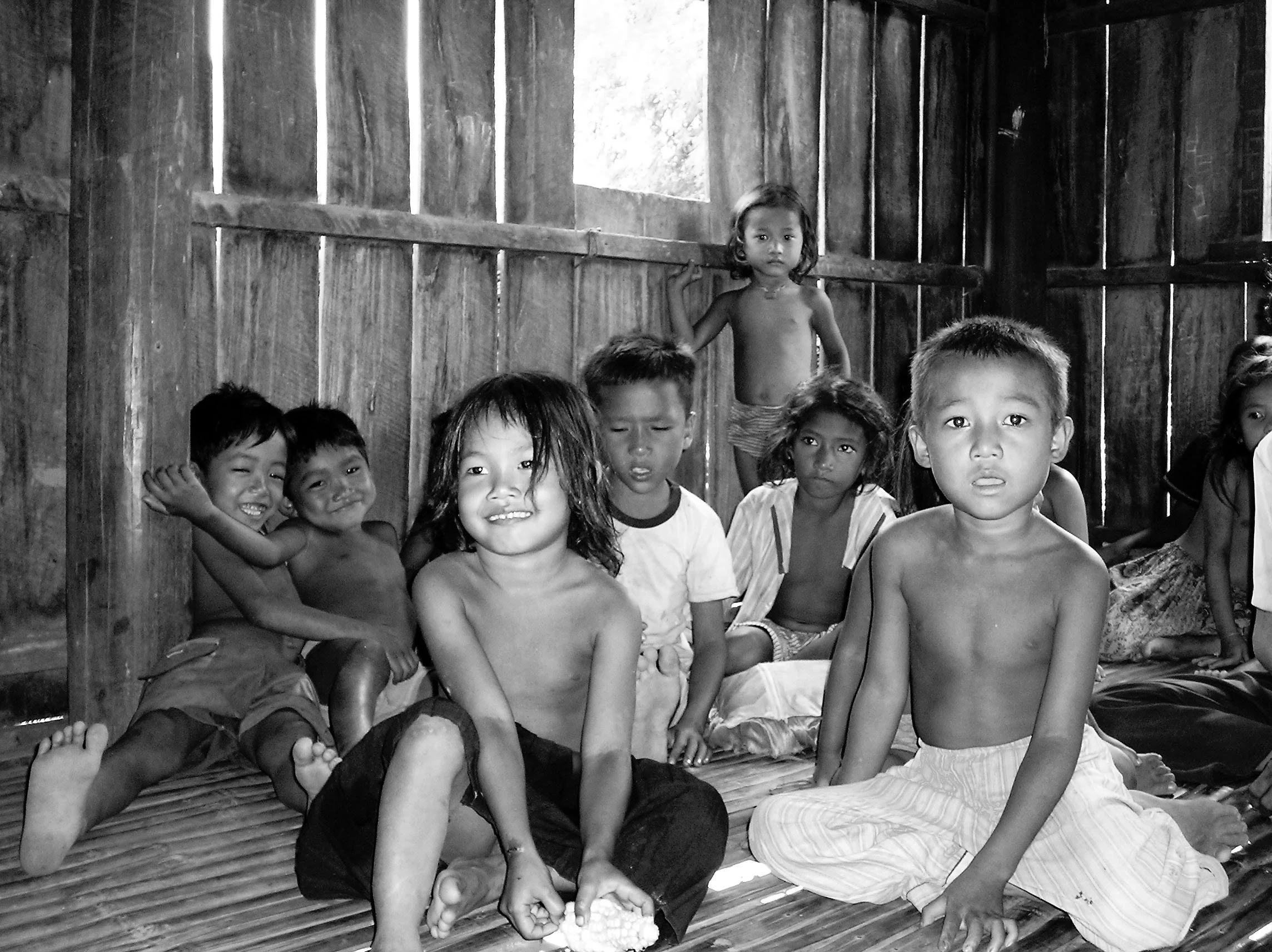 enfant cabane nb.jpg