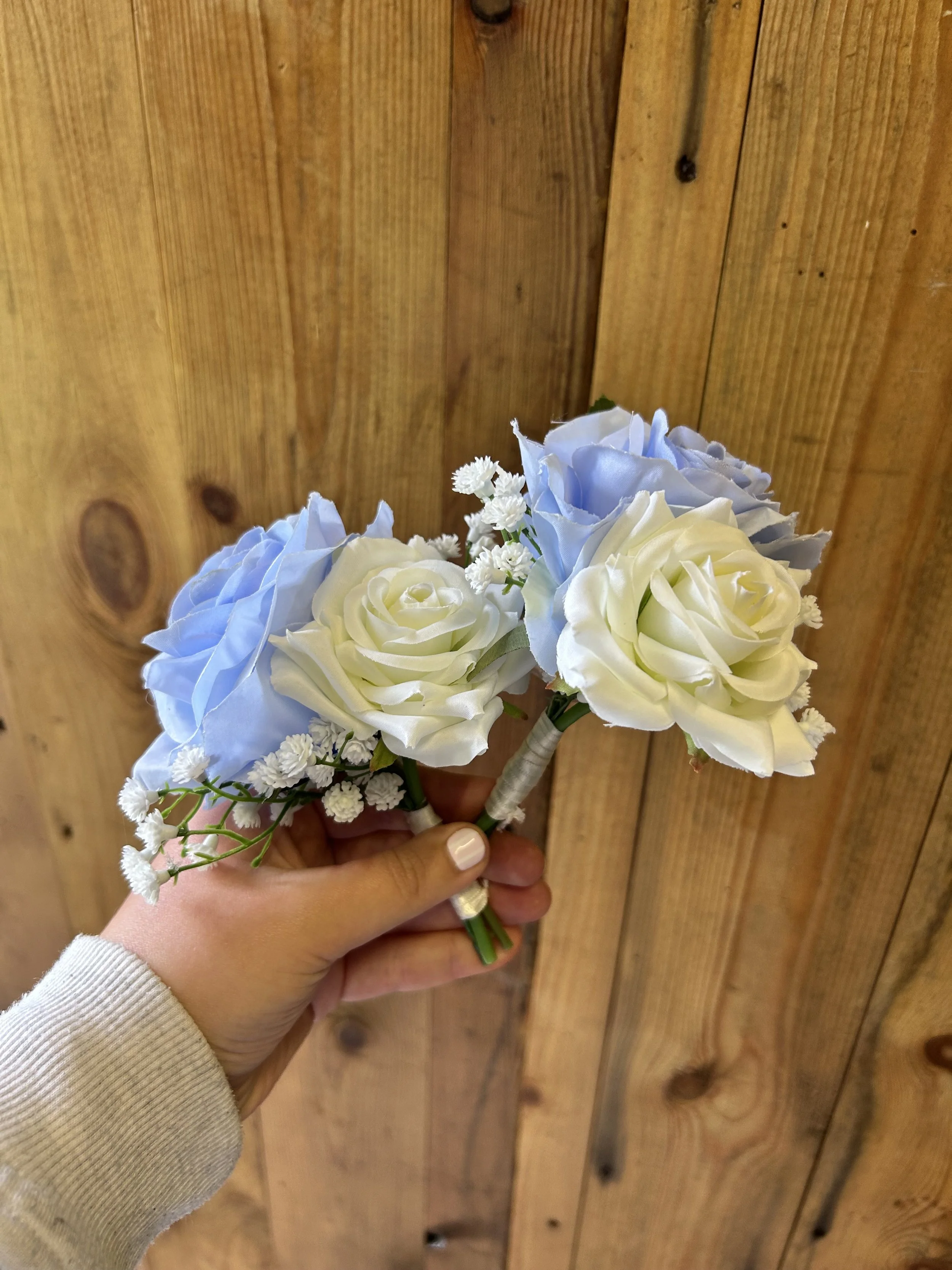 artificial buttonholes.