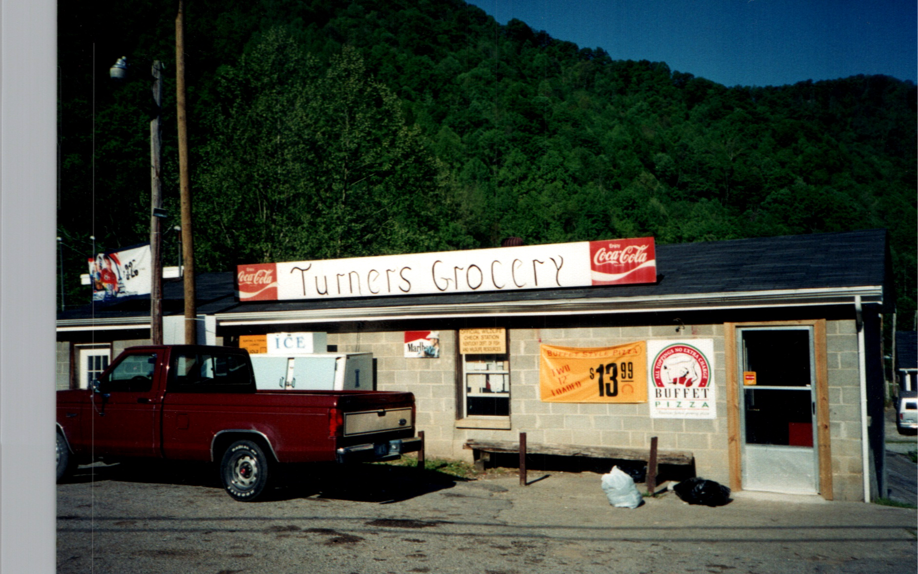 Current Turner's Grocery location, formerly owned and operated by Jewel and Henry "Red" Miniard. Purchased by Abby and Ann Turner in 1997.