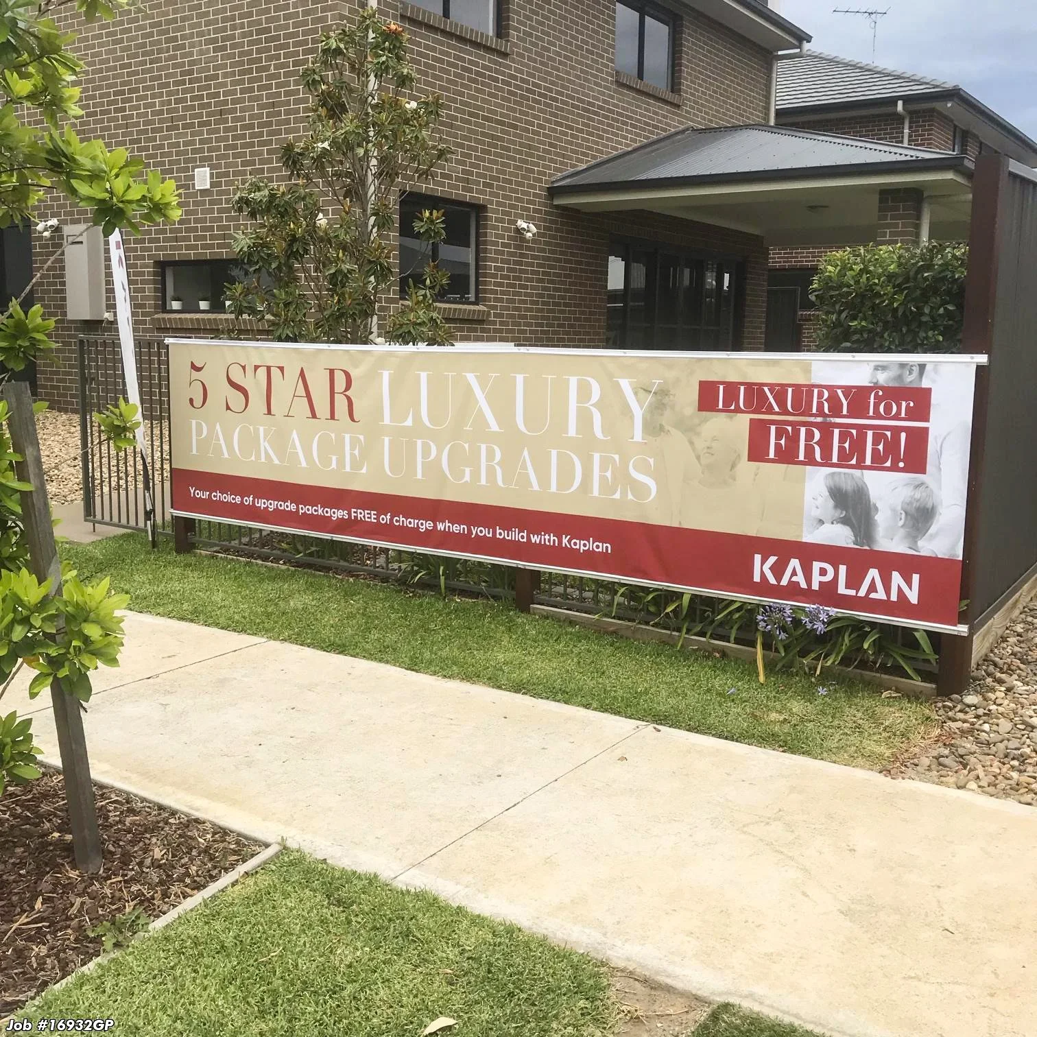Kaplan Display Home Fence Signage 4.jpg